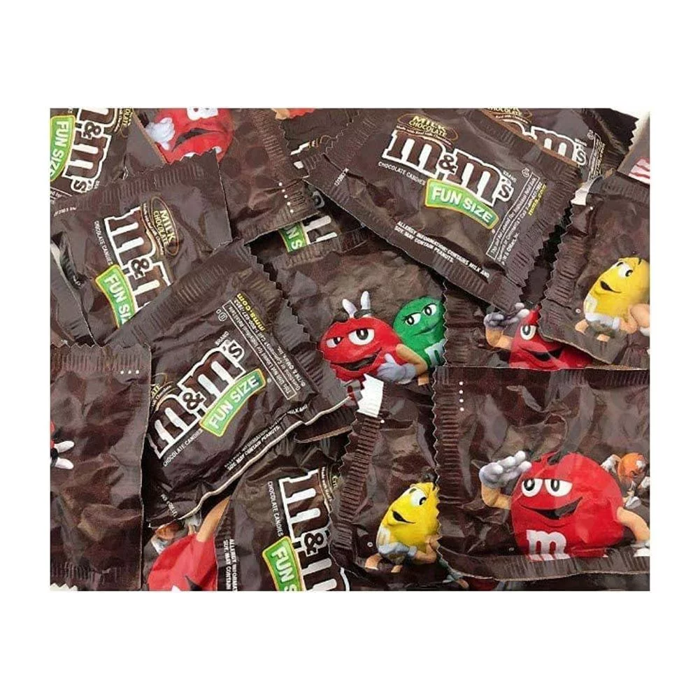 M&M's Milk Chocolate Fun Size Candy, Bulk Pack 70-ct (Pack of 2 Pounds)