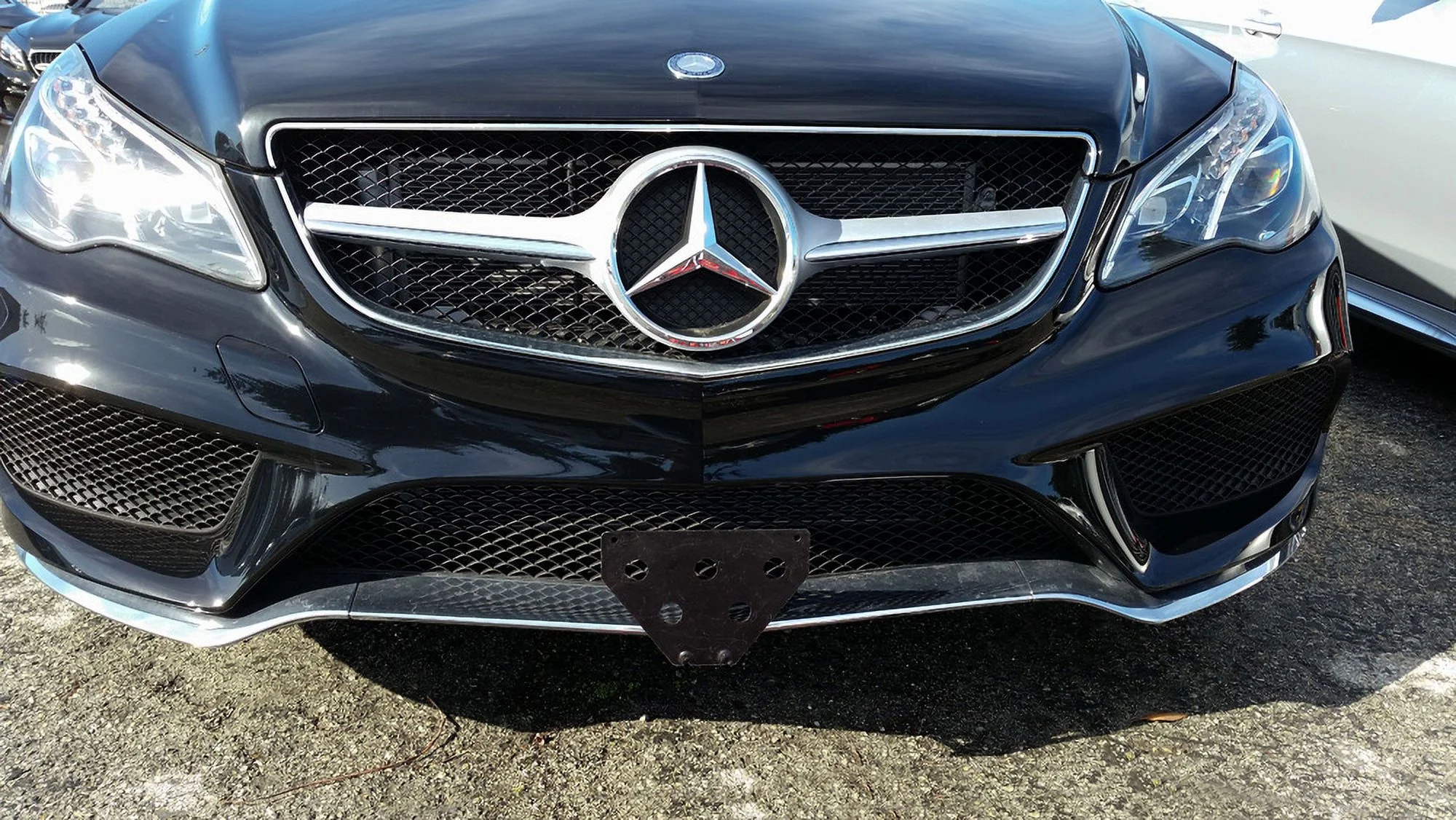 STO N SHO Front License Plate Bracket Compatible with 2016 Mercedes E400 Luxury (SNS88a)