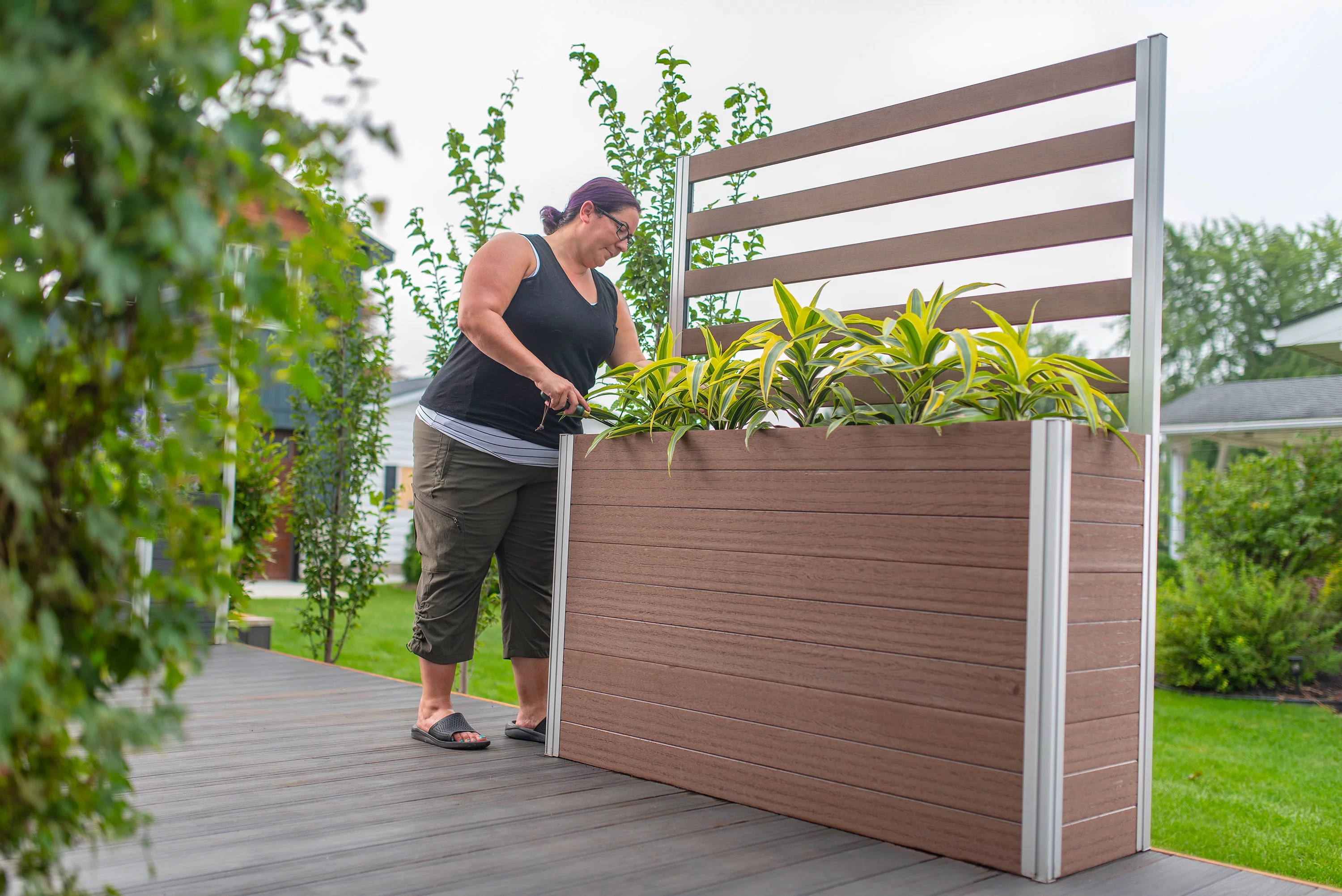 Vita Urbana 57 in L x 16 in W x 66 in H Large Vinyl Parklette Planter with Trellis, Espresso Brown, VT17534