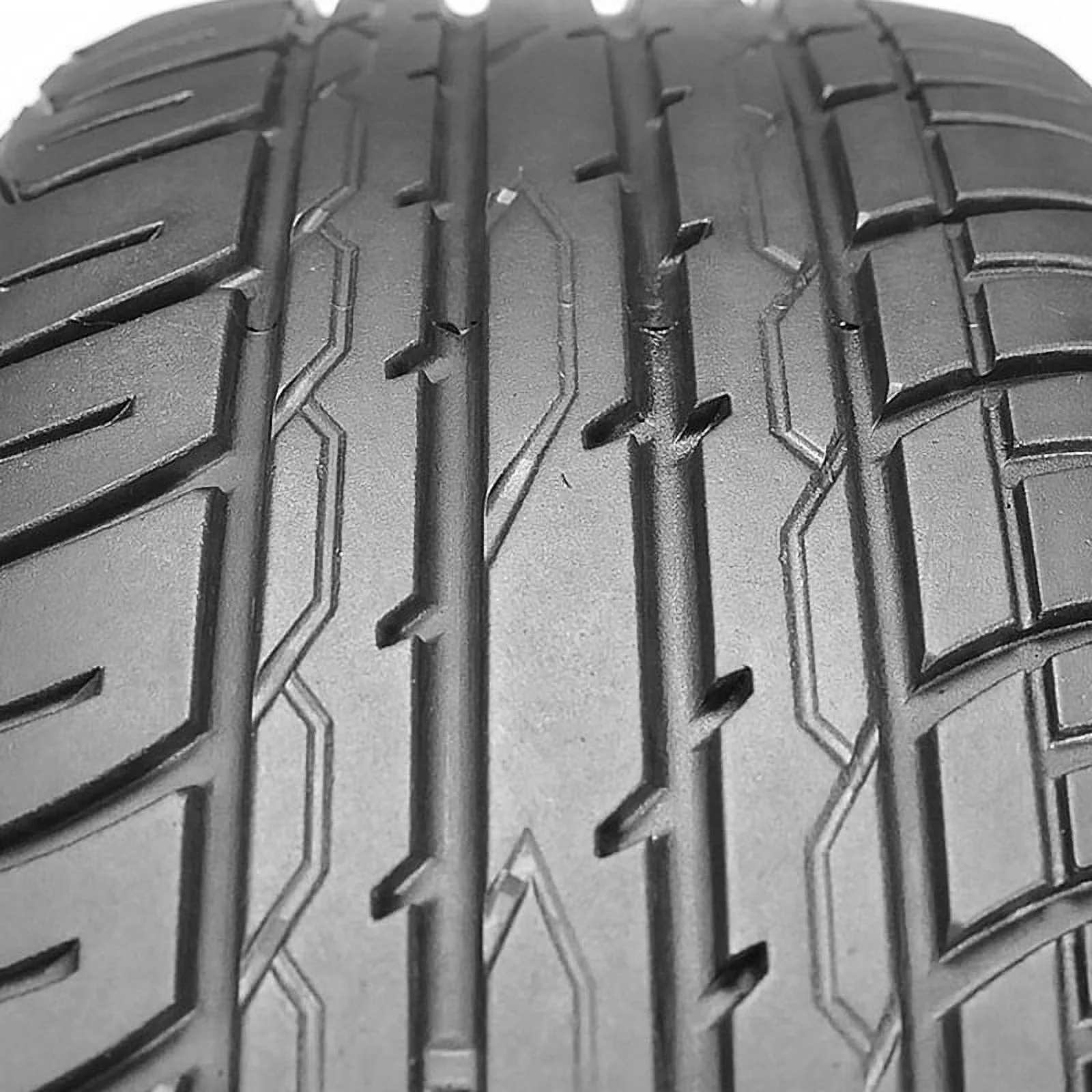Zenna Argus Uhp 285/25R22 95W Tire