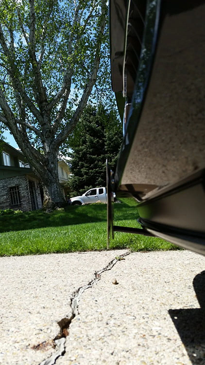 STO N SHO Front License Plate Bracket Compatible with 2009-2011 Maserati GranTurismo (SNS97)