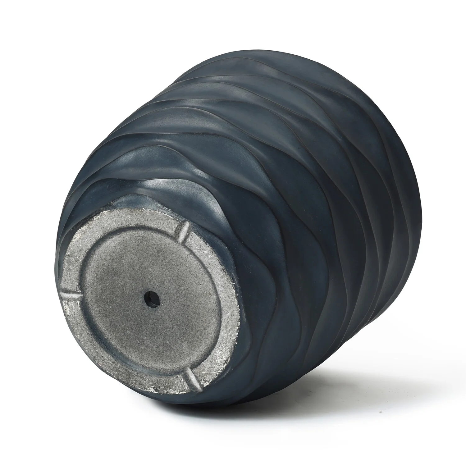 LuxenHome 17.4-Inch Round Black Waves MgO Planter