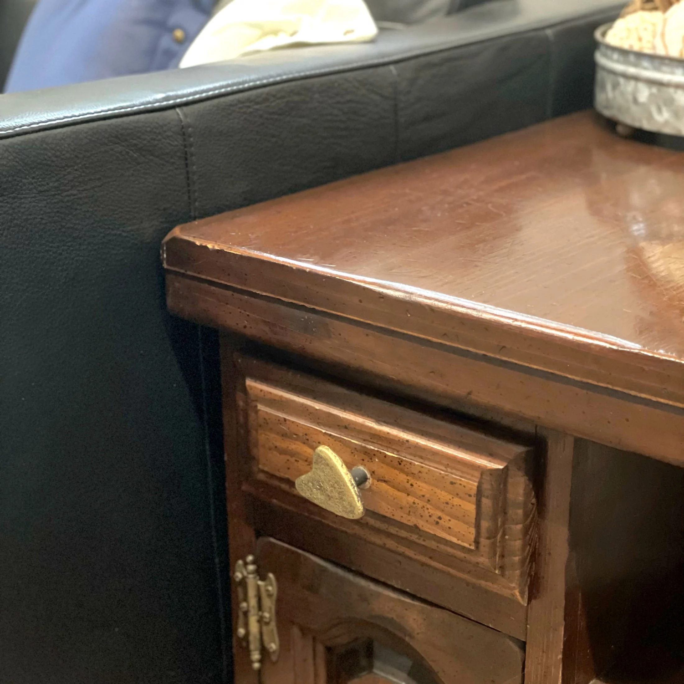 Zeckos Gold Cast Iron Atomic Shape Drawer Pull Cabinet Knobs Set of 6