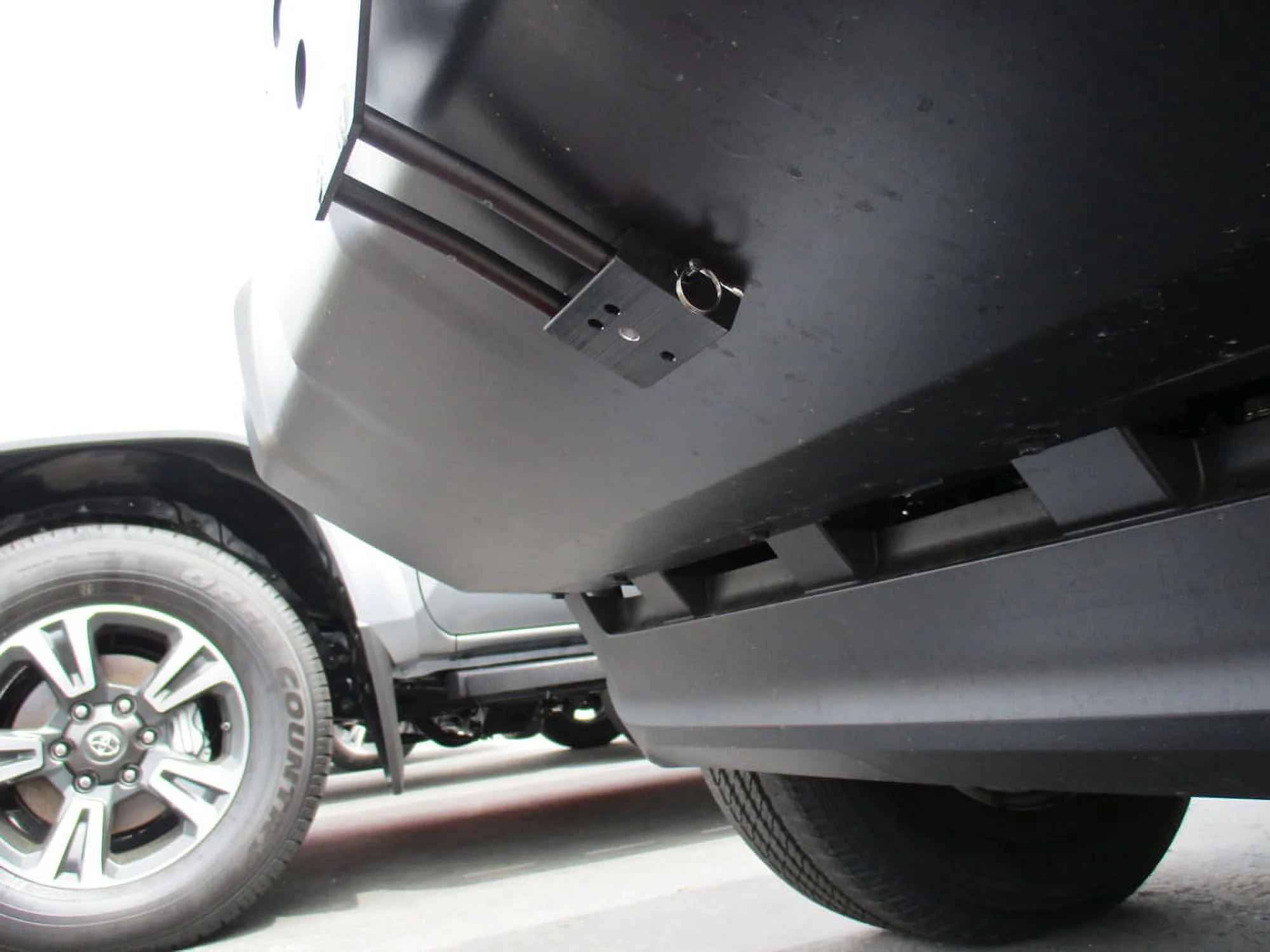 STO N SHO Front License Plate Bracket Compatible with 2016-2019 Toyota Tacoma (SNS116)