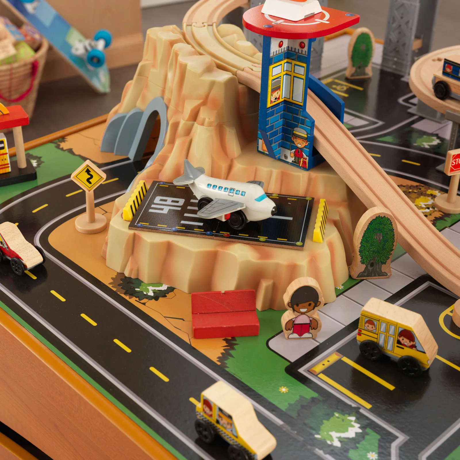 Metropolis Train and Table Set