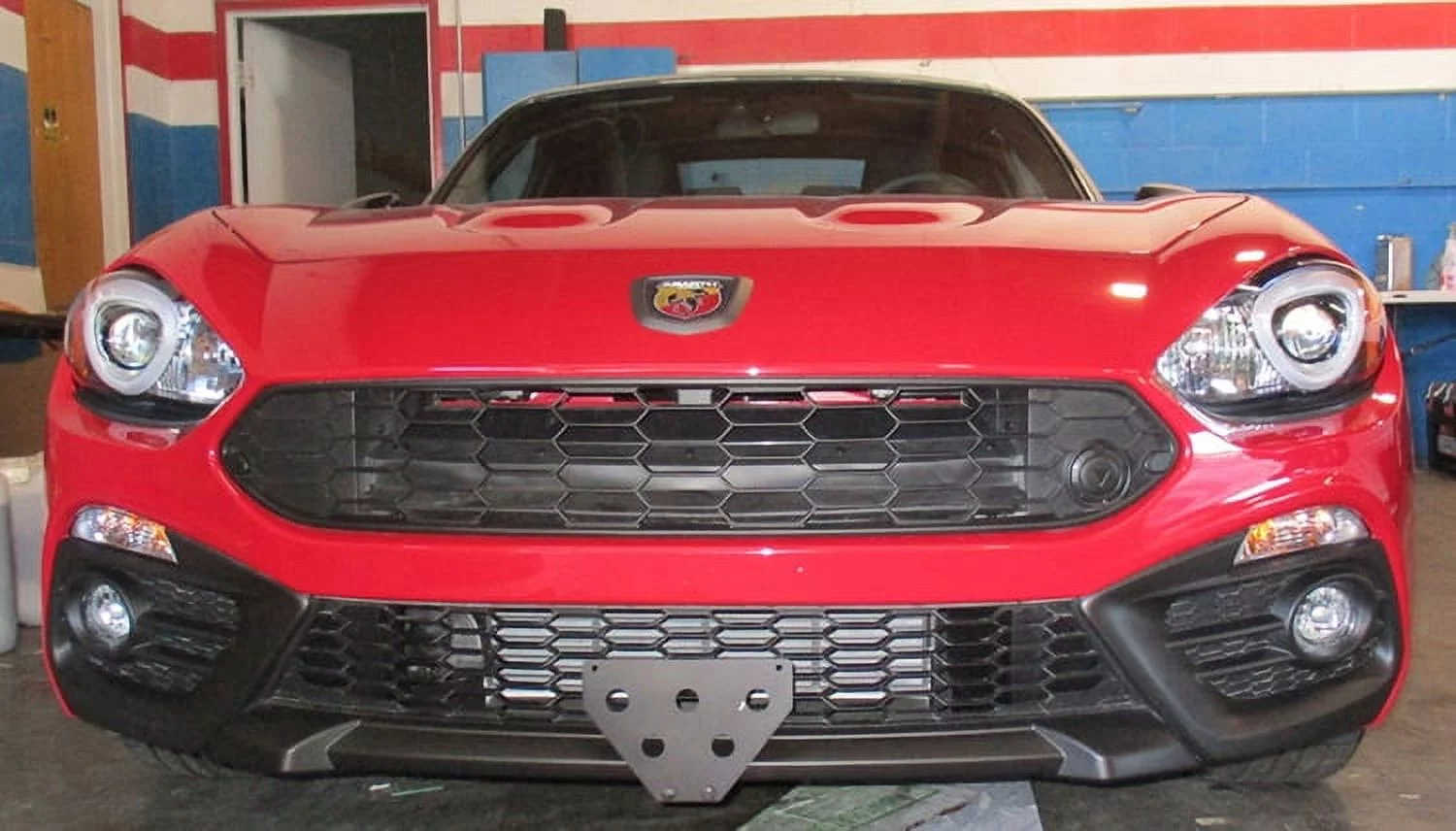 STO N SHO Front License Plate Bracket Compatible with 2017-2019 Fiat 124 Spider Abarth (SNS124)