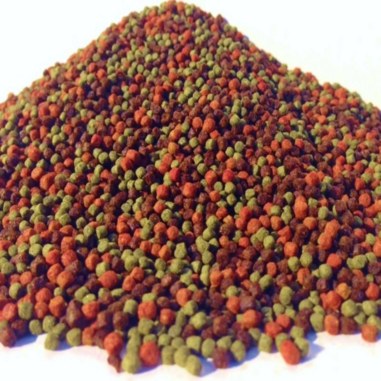 KGM-600 40% Spirulina, Color Red, Blackworm, AF Pellets (Apx 3mm-1/8