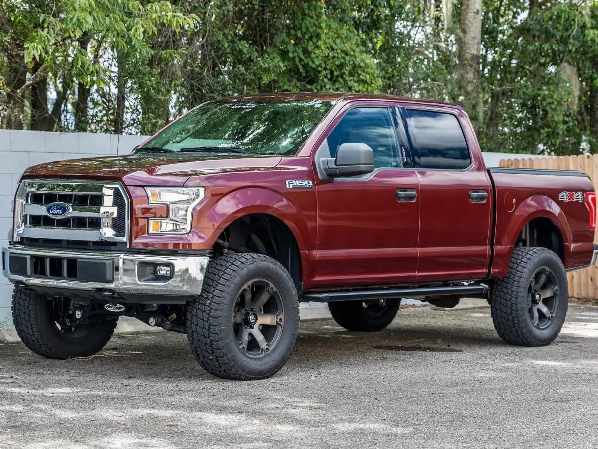 Ionic by RealTruck 61 Series Black Running Boards Compatible with 2015-2017 Chevrolet Tahoe GMC Yukon