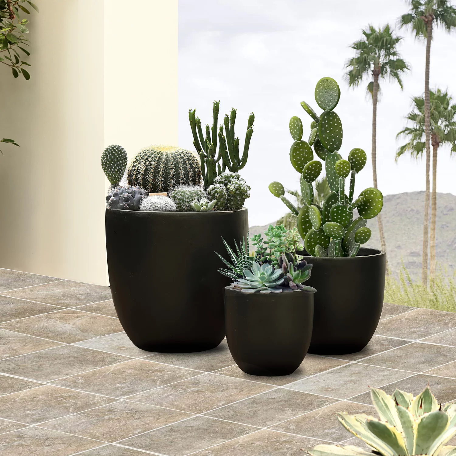 LuxenHome Black MgO Round 9.2in. H Planter