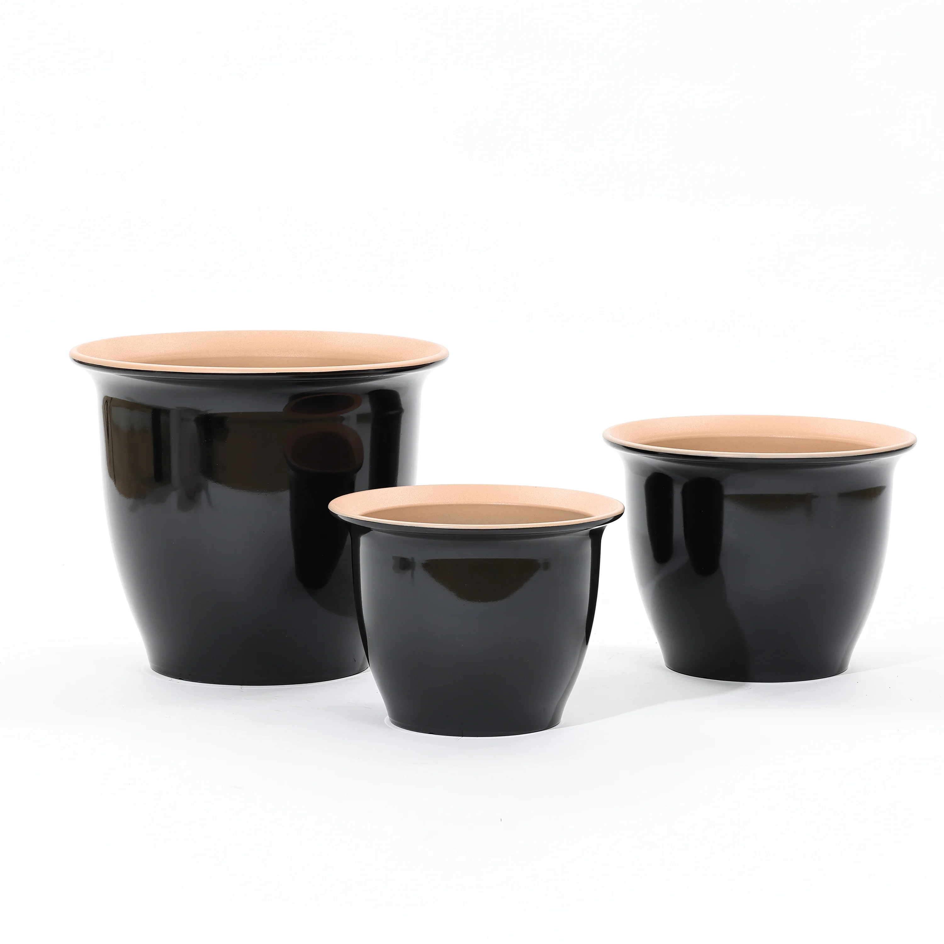 LuxenHome 3-Piece Ebony Black Round Recyled Plastic Planter Set