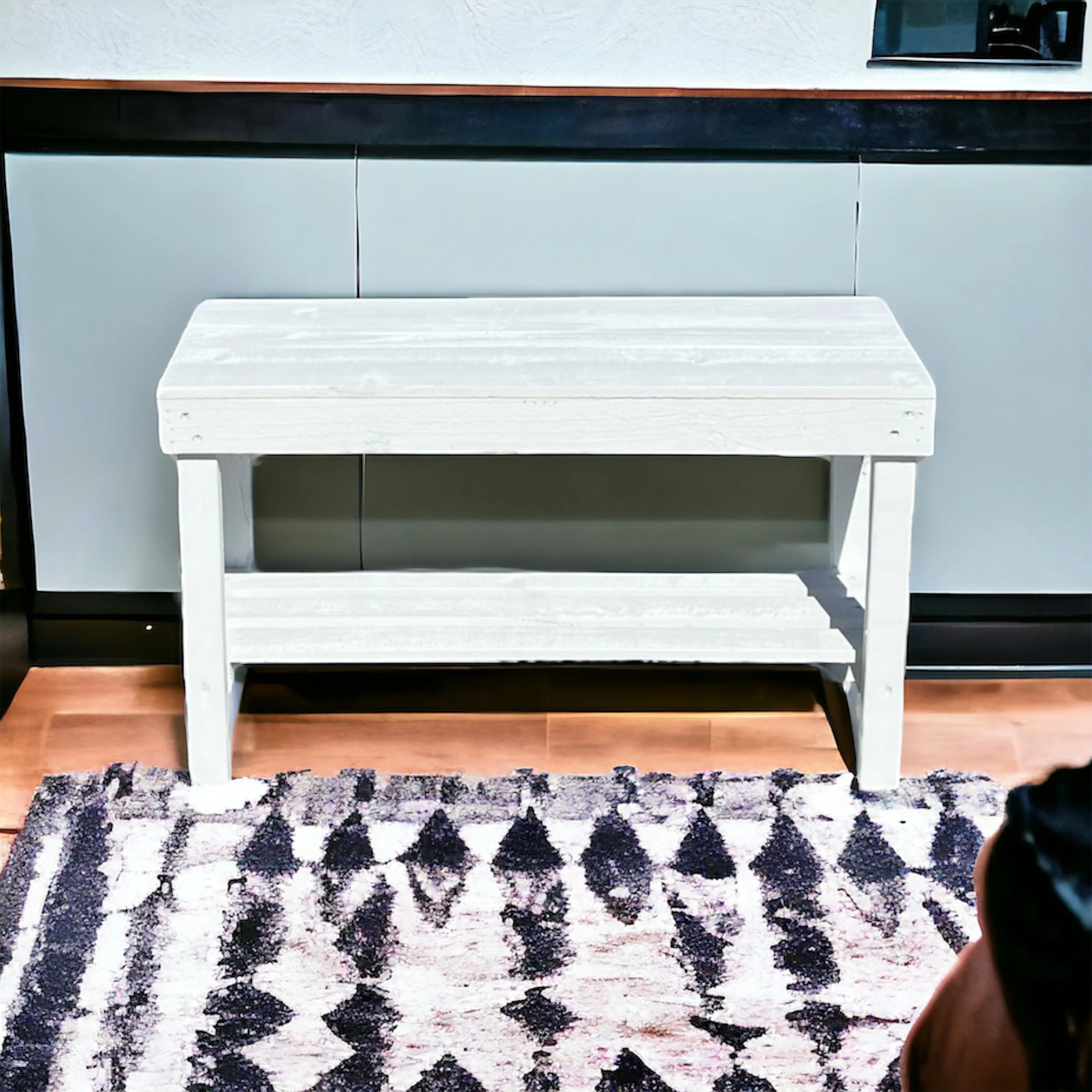 Woven Paths Farmhouse Rustic 1-Shelf Entryway Bench, Dark Brown/White