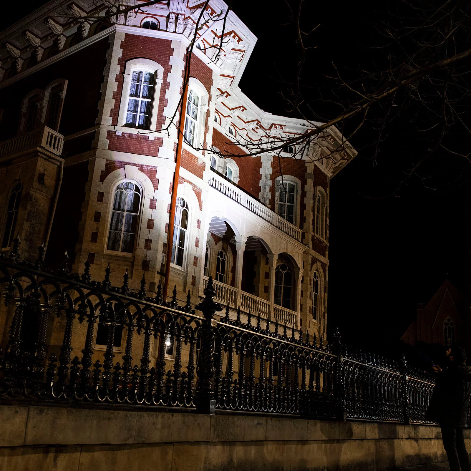 Kodiak Kraken Rechargeable 6000 Lumen Tactical Grade Flashlight with Power Bank