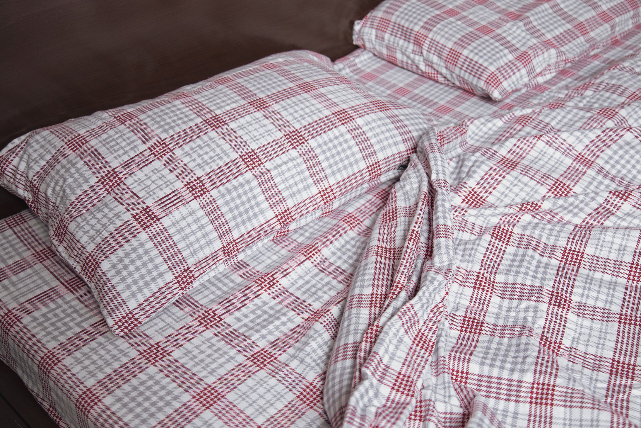 Dearfoams 100% Cotton Flannel Super Soft Sheet Sets, Cambria Plaid, King