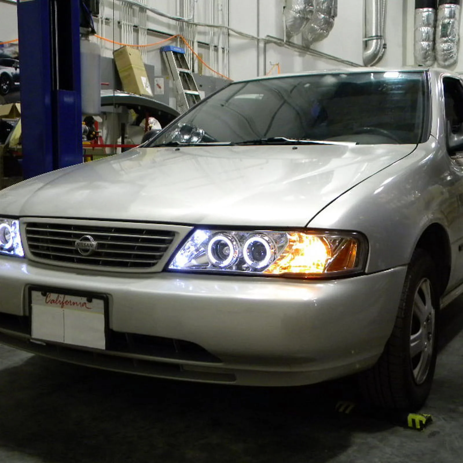 Spec-D Tuning Halo LED Chrome Housing Clear Lens Projector Headlights Compatible with 1995-1999 Nissan Sentra, 1995-1998 Nissan 200SX Left + Right Pair Headlamps Assembly