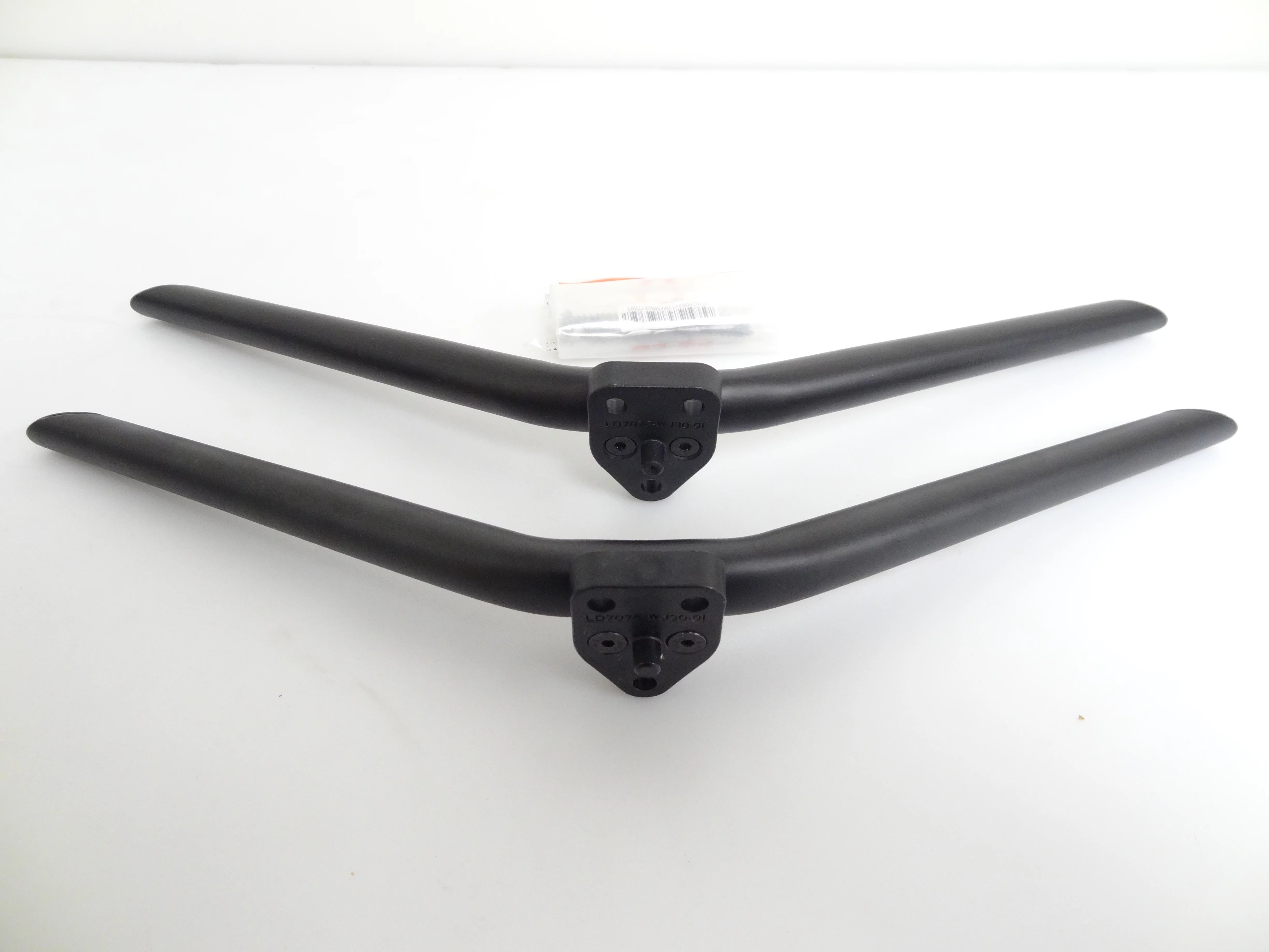 **CHECK VERSION** Onn 100012587 100012588 Stand Legs W/Screws - NEW (LD707F)