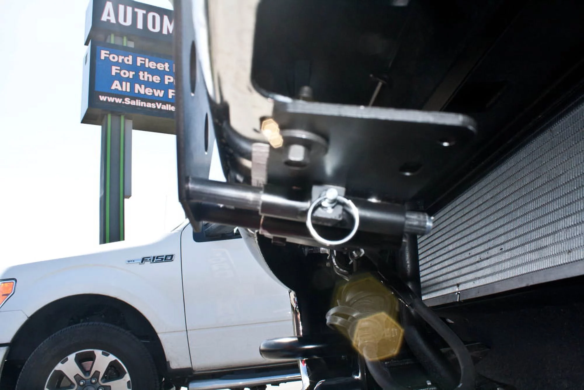 STO N SHO Front License Plate Bracket Compatible with 2014 F250/F350 Super Duty (SNS42a)