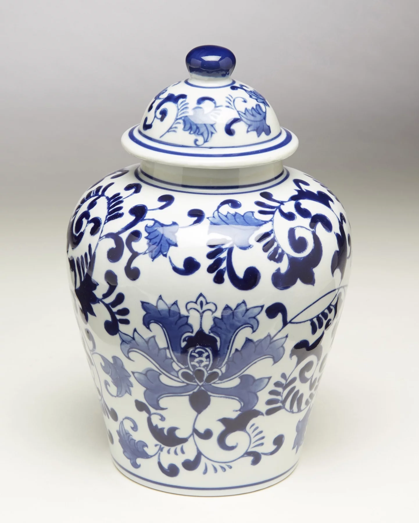 Zeckos AA Importing 59777 10 inch Blue And White Ginger Jar