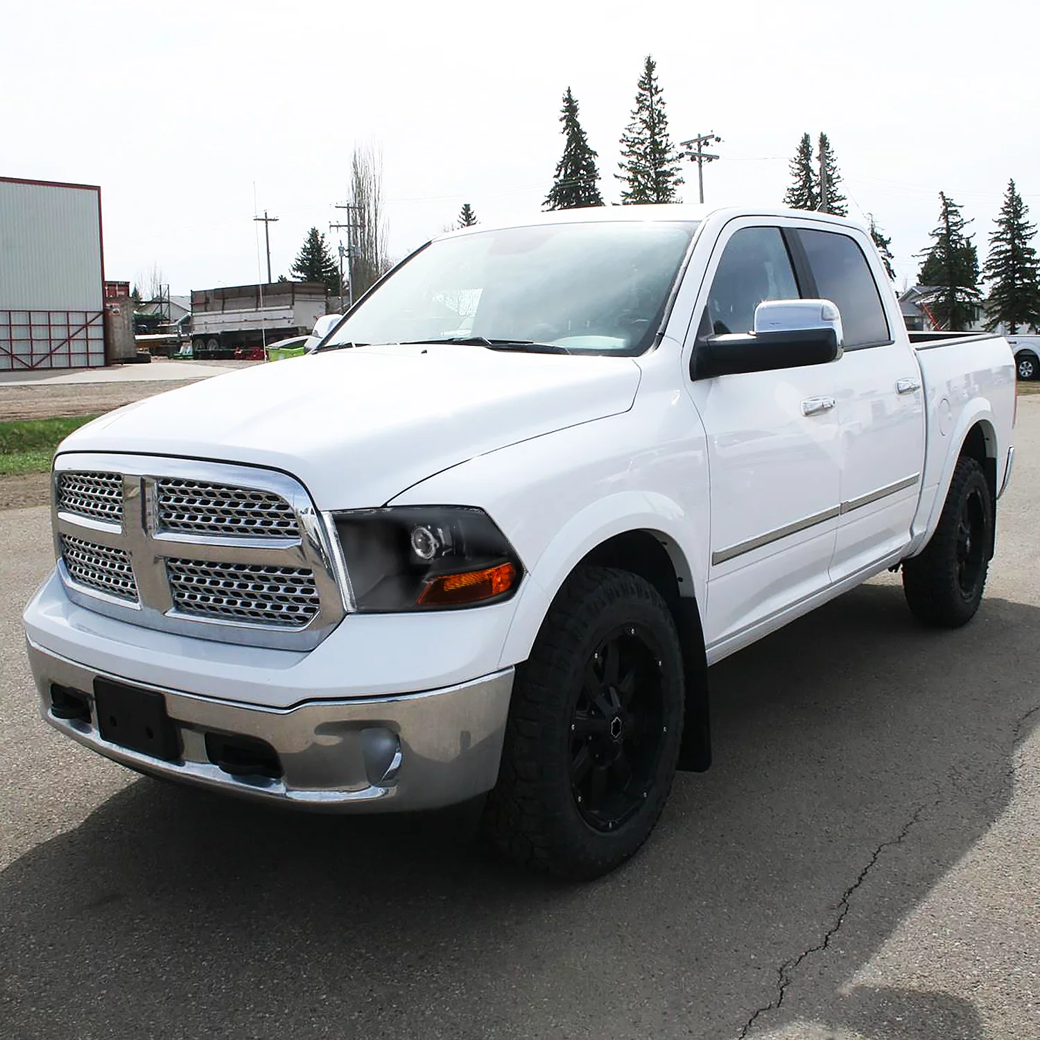 Spec-D Tuning Black Projector Headlights Compatible with 2009-2018 Dodge Ram 1500, 2010-2018 Dodge Ram 2500/3500 Left + Right Pair Headlamps Assembly