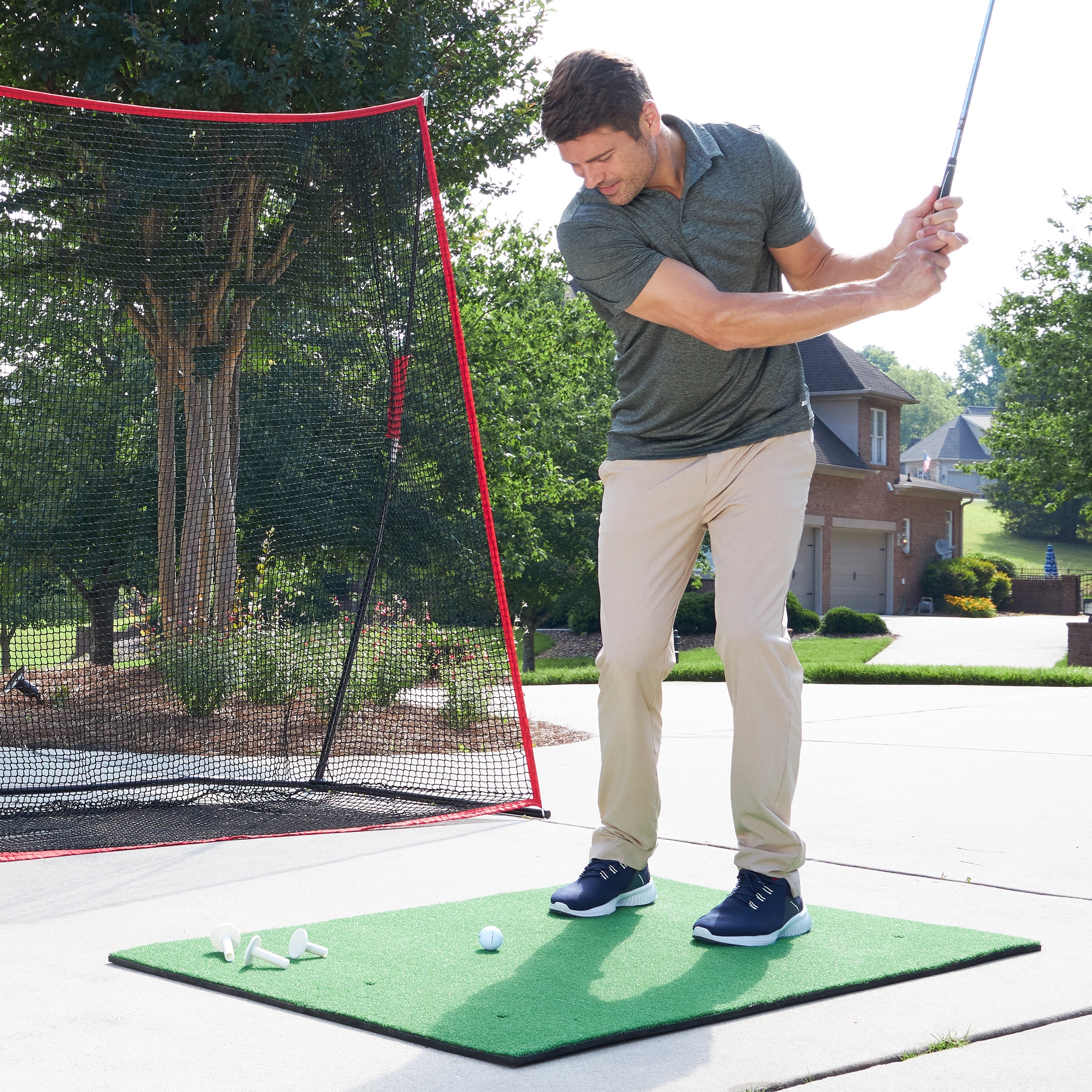 Wakeman 5x3-Foot Artificial Turf Golf Hitting Mat with 3 Rubber Tees