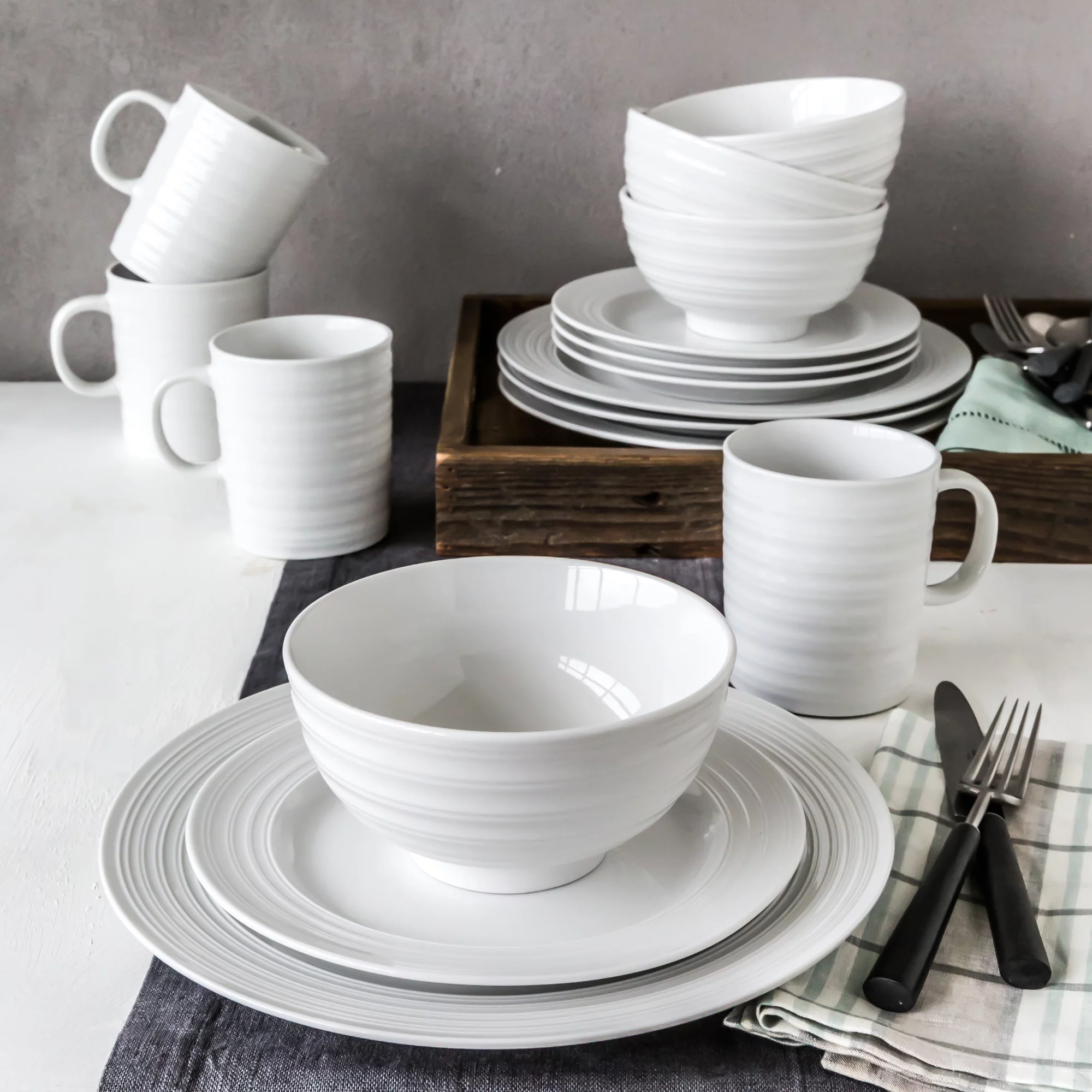 Better Homes & Gardens 16 Piece Anniston Dinnerware Set, White