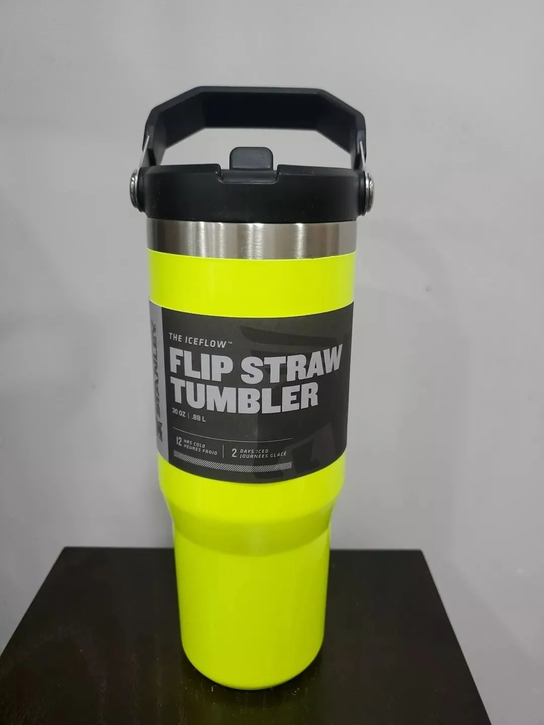 Stanley Tumbler Iceflow 30 oz Neon Yellow