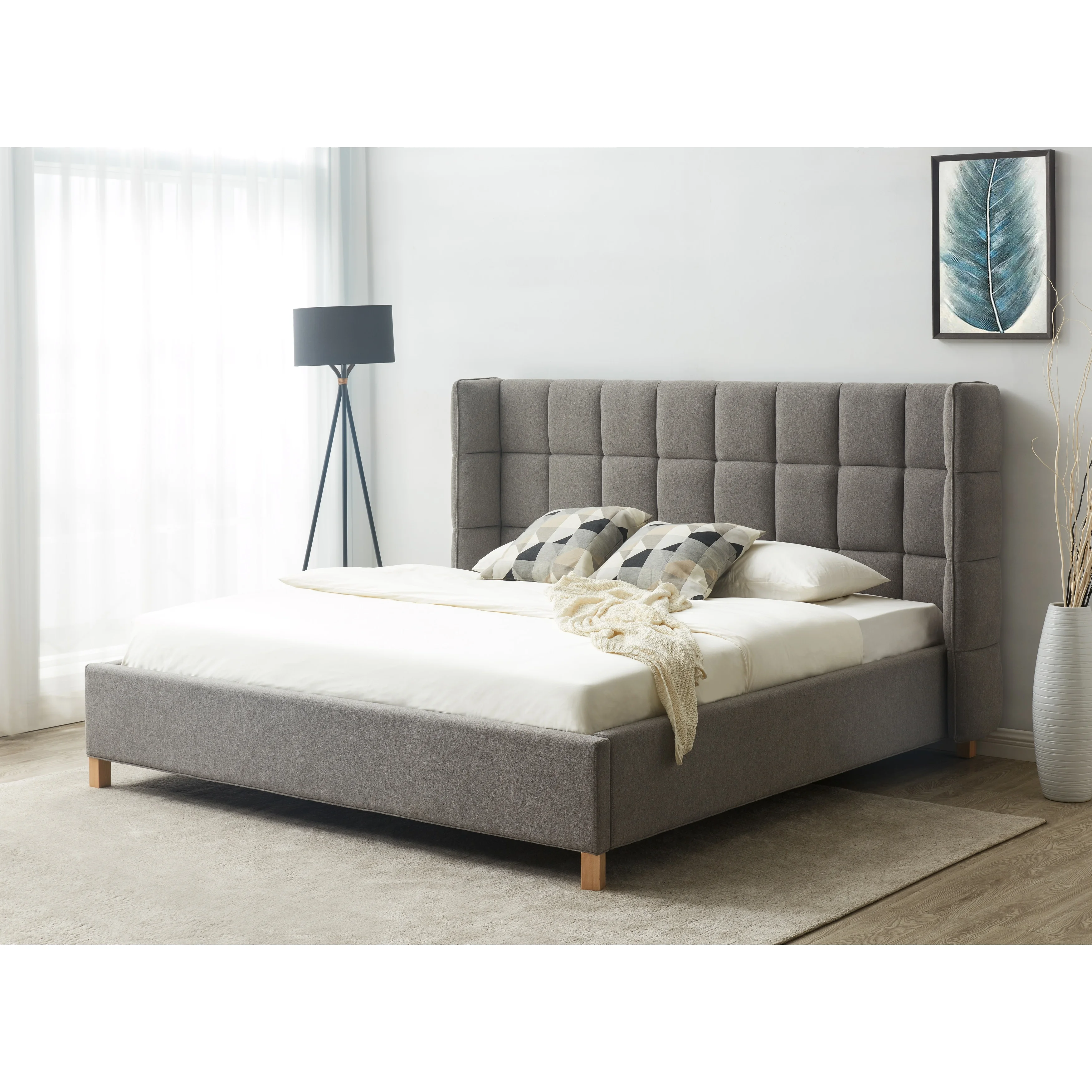 Safavieh  Couture Emerson Grid Tufted Bed. Light Grey 90 IN W x 87 IN D x 51 IN H