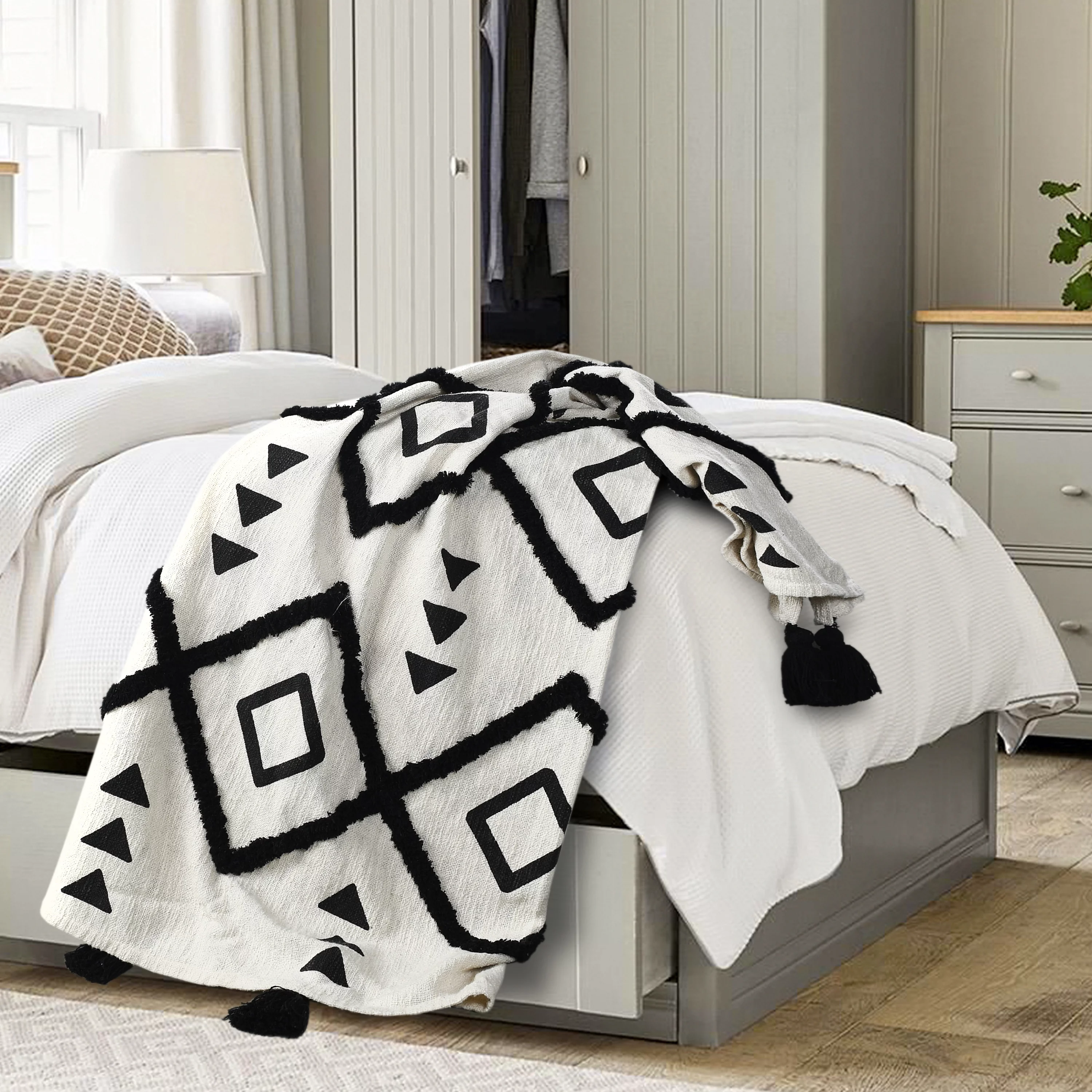 LR Home Tufted Double Diamond Cotton Throw Blanket, Black / White, 50