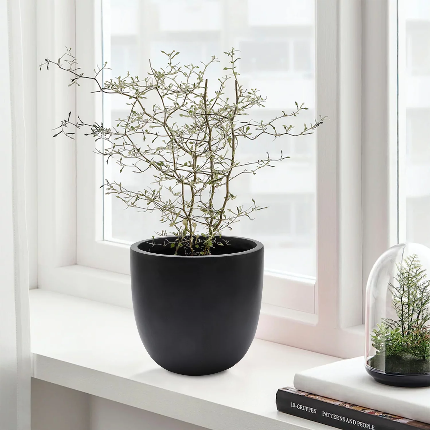 LuxenHome Black MgO Round 9.2in. H Planter