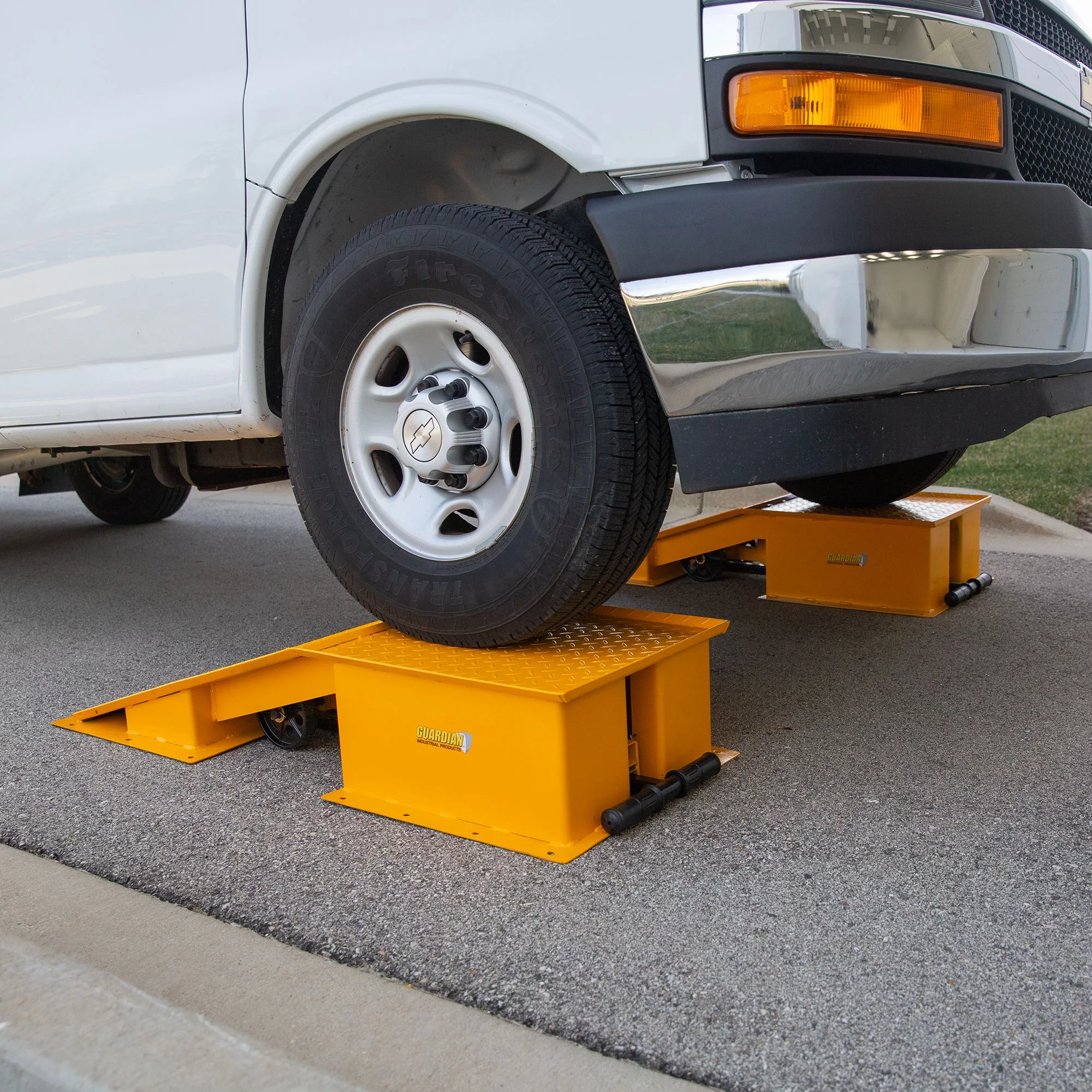 Guardian Truck Service Ramps with Retractable Wheels – 40,000 lb. per pair Capacity