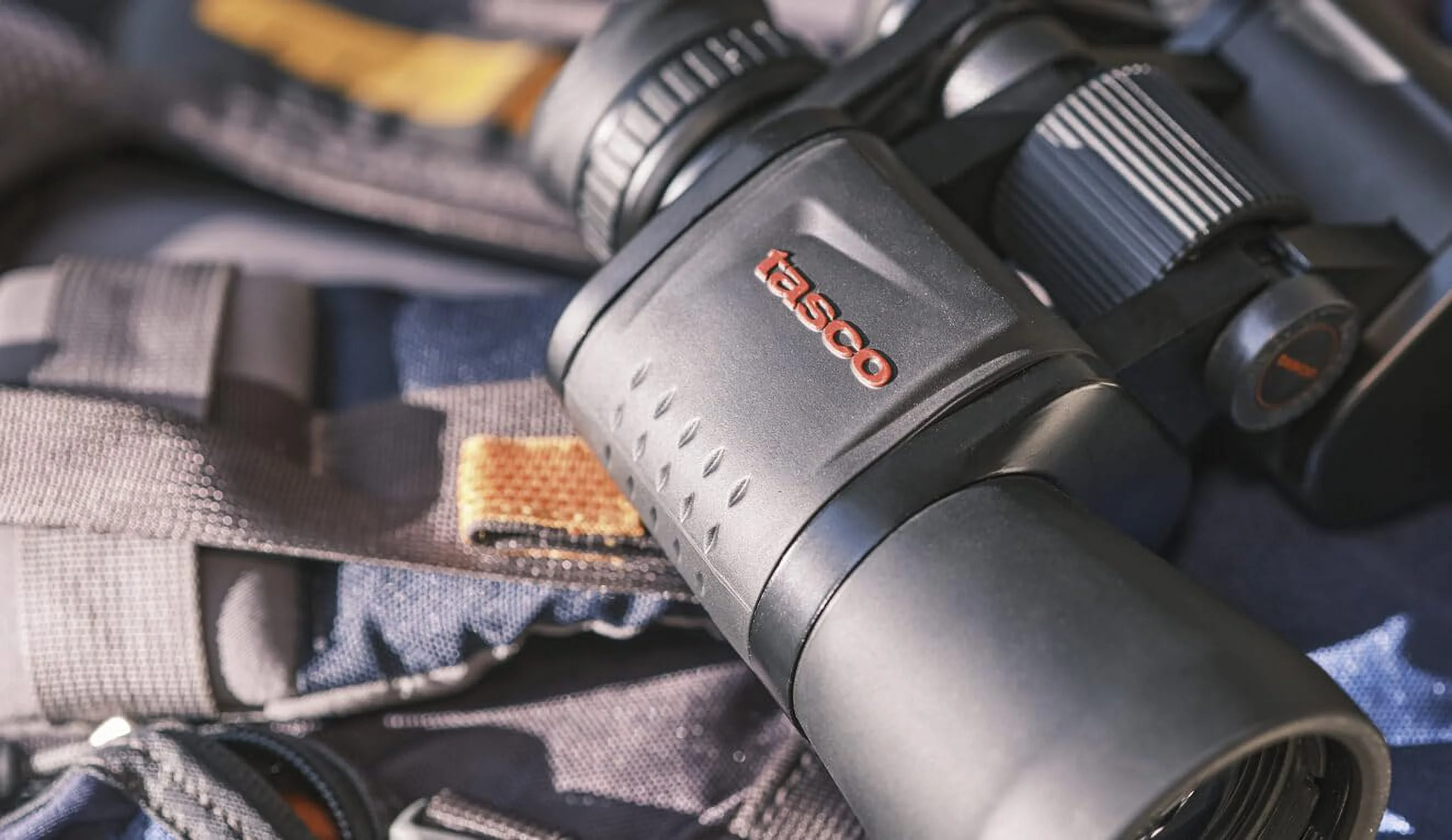 Essentials Binoculars 16x50