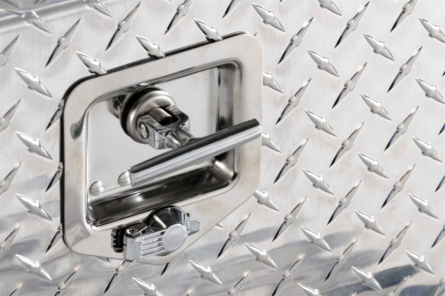 Dee Zee DZ 70 Topsider Tool Boxes - HD - Universal Fit Fits select: 2015-2018 CHEVROLET SILVERADO K1500 LT, 2014 CHEVROLET SILVERADO K1500