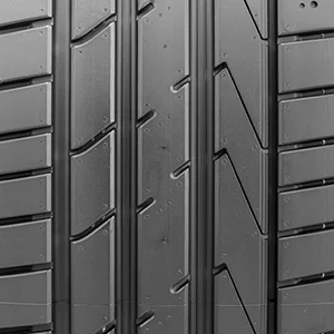 Set of 4 Hankook Ventus S1 evo2 (K117) 245/35ZR19 93Y XL Tires Fits: 2010-16 Mercedes-Benz E350 Base, 2018 Audi A4 Quattro Technik