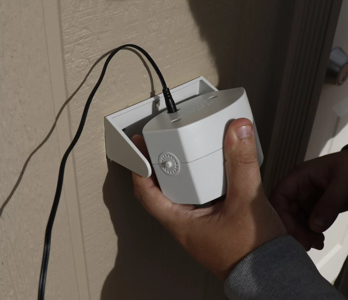 Cleanrth EZ1200 EZ-Mount Ultrasonic Rodent Control | Dedicated Rat Repeller