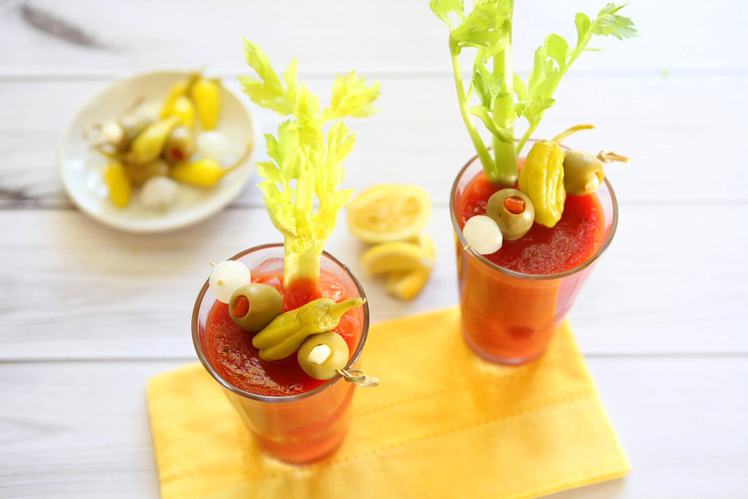 Mezzetta Spanich Queen Olives, Super Colossal Pimento Stuffed, 10 Ounce