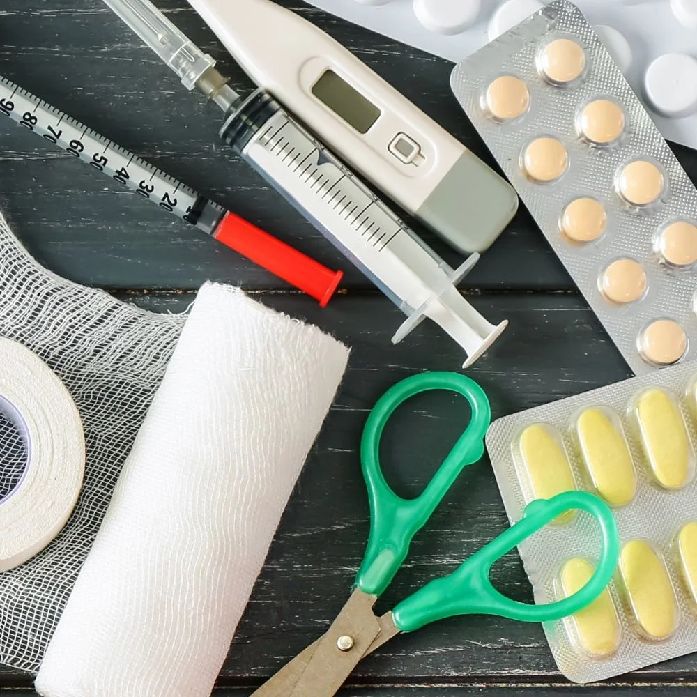 Medique Empty Three Shelf Cabinet with Door Pouch First Aid Metal Cabinet, Wall Mount, White, 15