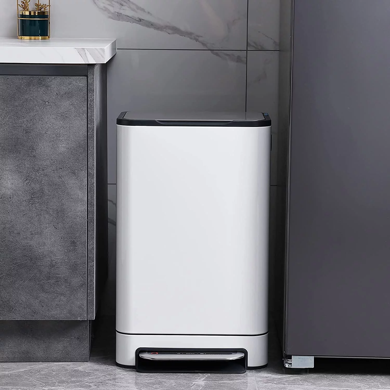 Trash Can, Stainless Steel Garbage Bin with Soft Slow Lid, Durable Pedal, Removable Plastic Inner Bucket Waste Bin for Office, Kitchen, 13.2 Gallon/50 Liter