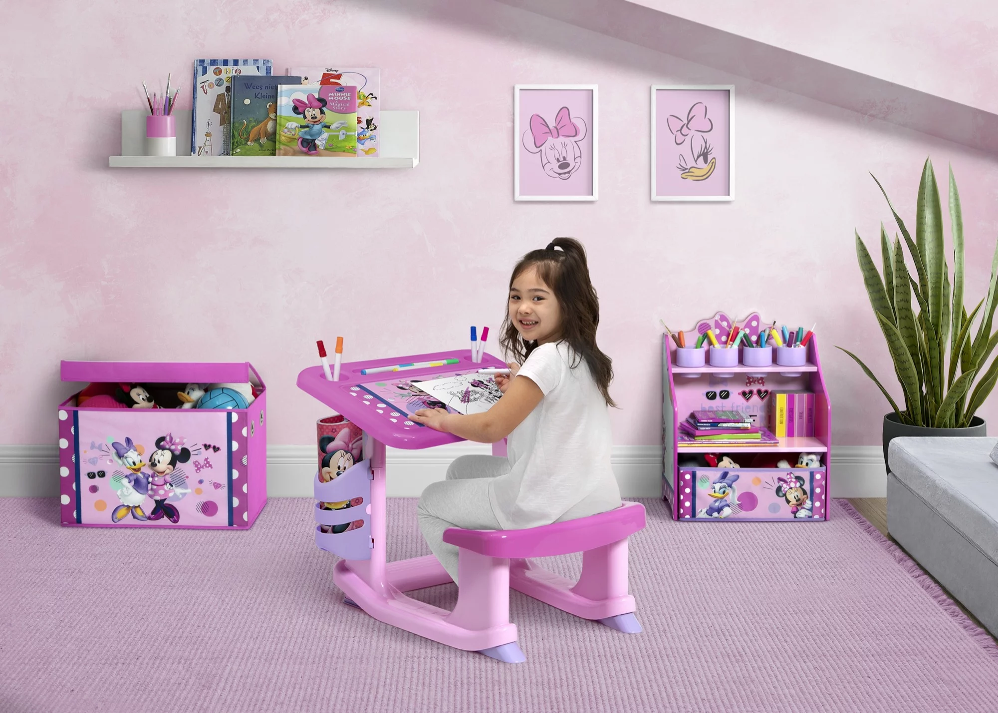 Minnie Mouse 3-Piece Art & Play Toddler Room-in-a-Box by Delta Children – Includes Draw & Play Desk, Art & Storage Station & Fabric Toy Box, Pink