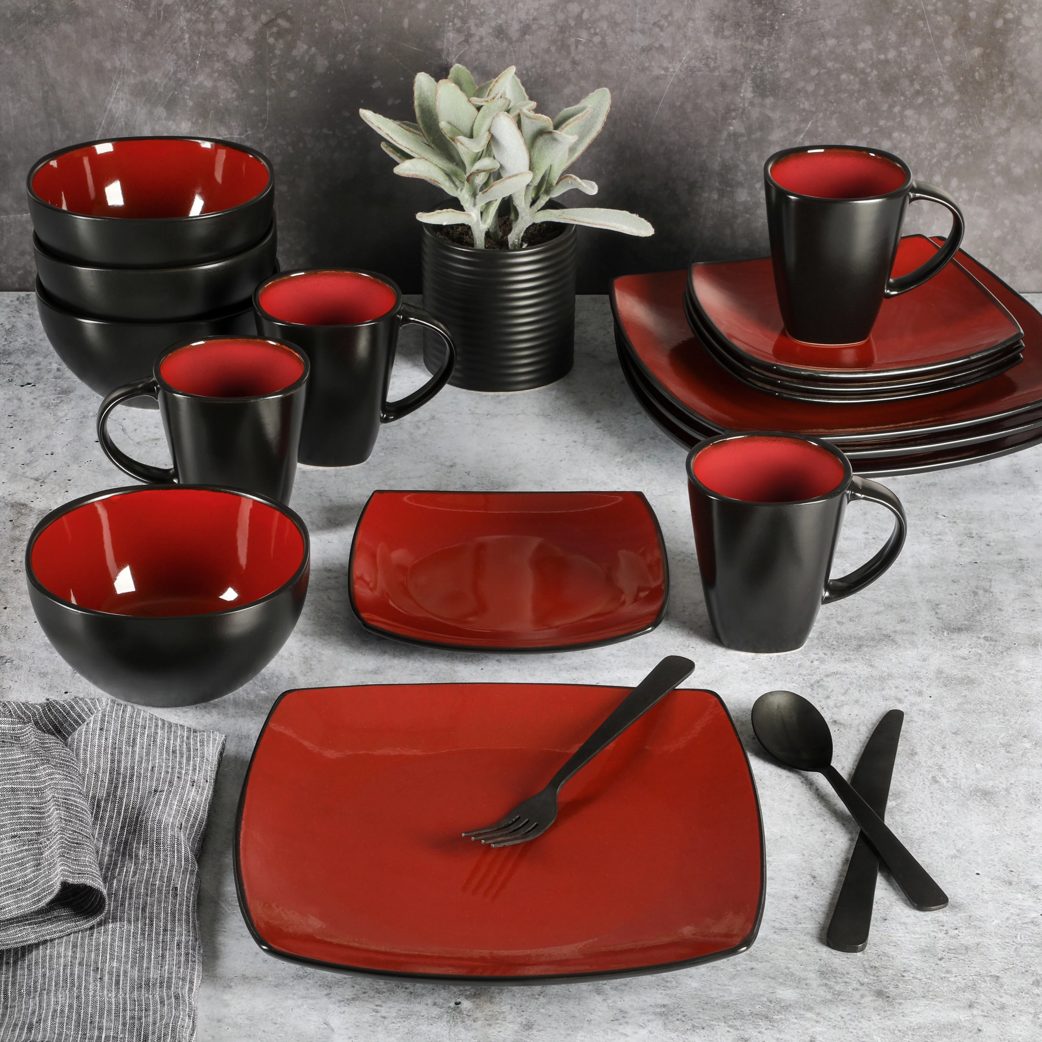 Gibson Soho Lounge Square 16-Piece Dinnerware Set - Red