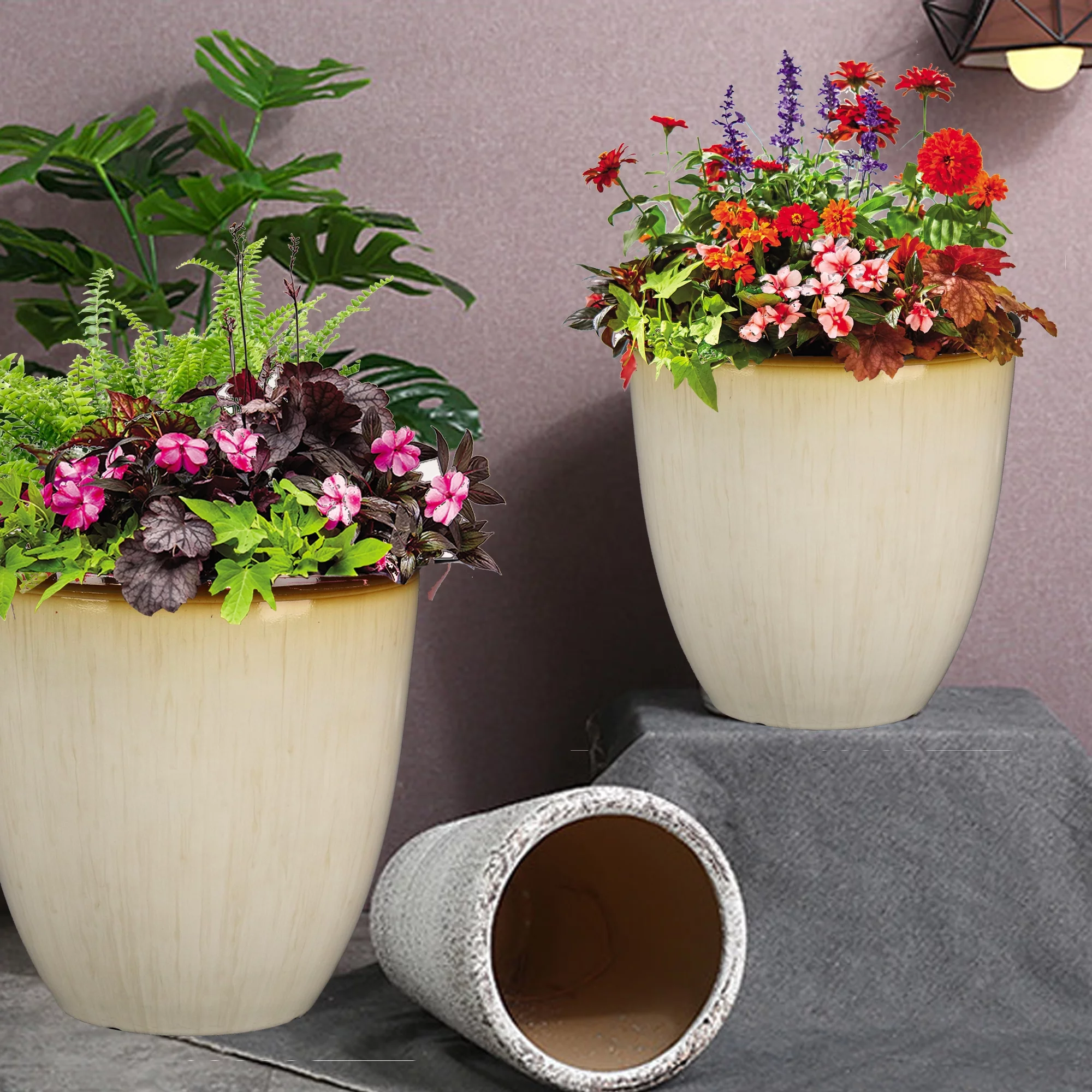 Better Homes & Gardens Salerno 12 inch Round Planter, White, Recycled Resin