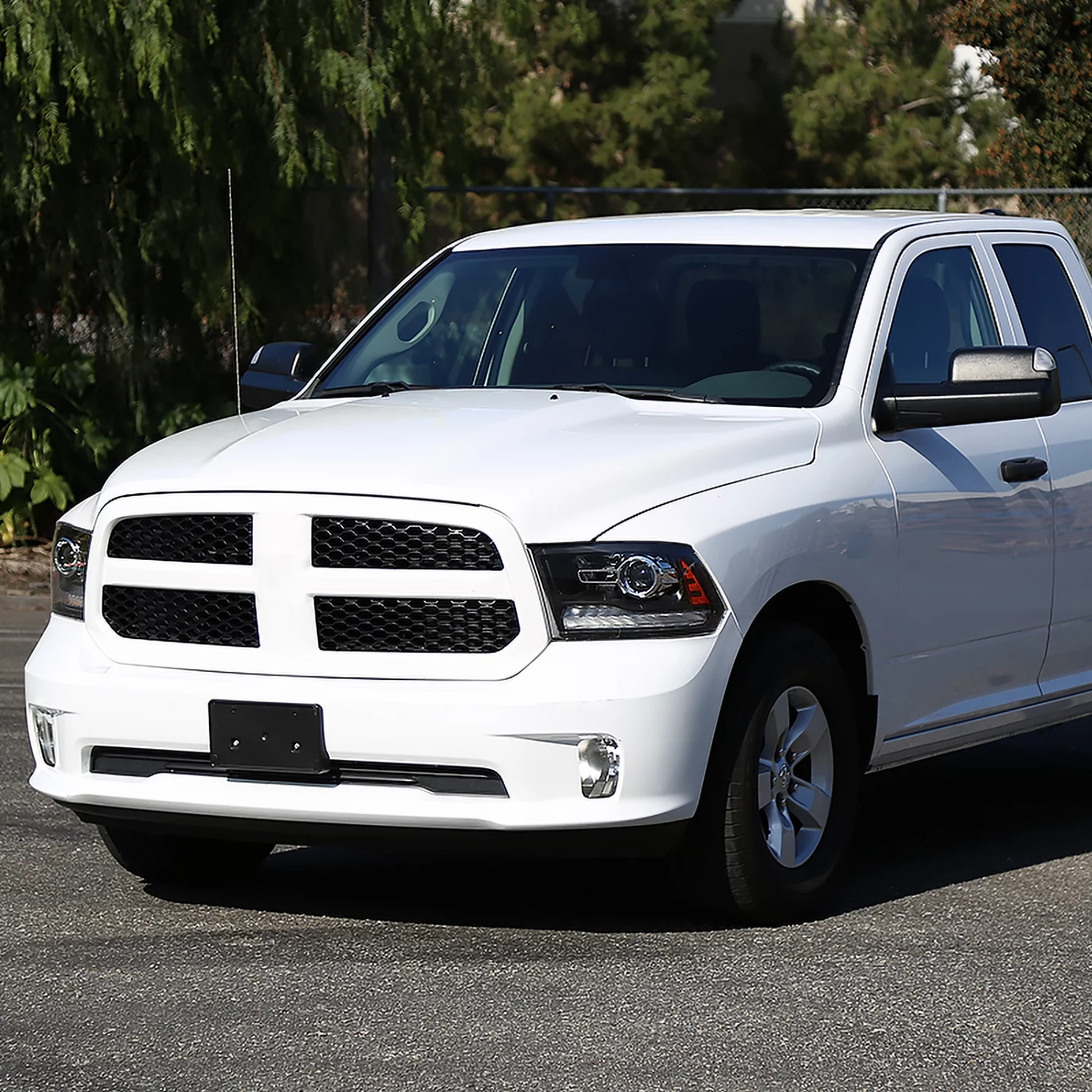 Spec-D Tuning Black Housing Clear Lens Projector Headlights + Switchback LED Signal Strip Compatible with 2009-2018 Dodge Ram 1500 2500 3500  Left + Right Pair Headlamps Assembly