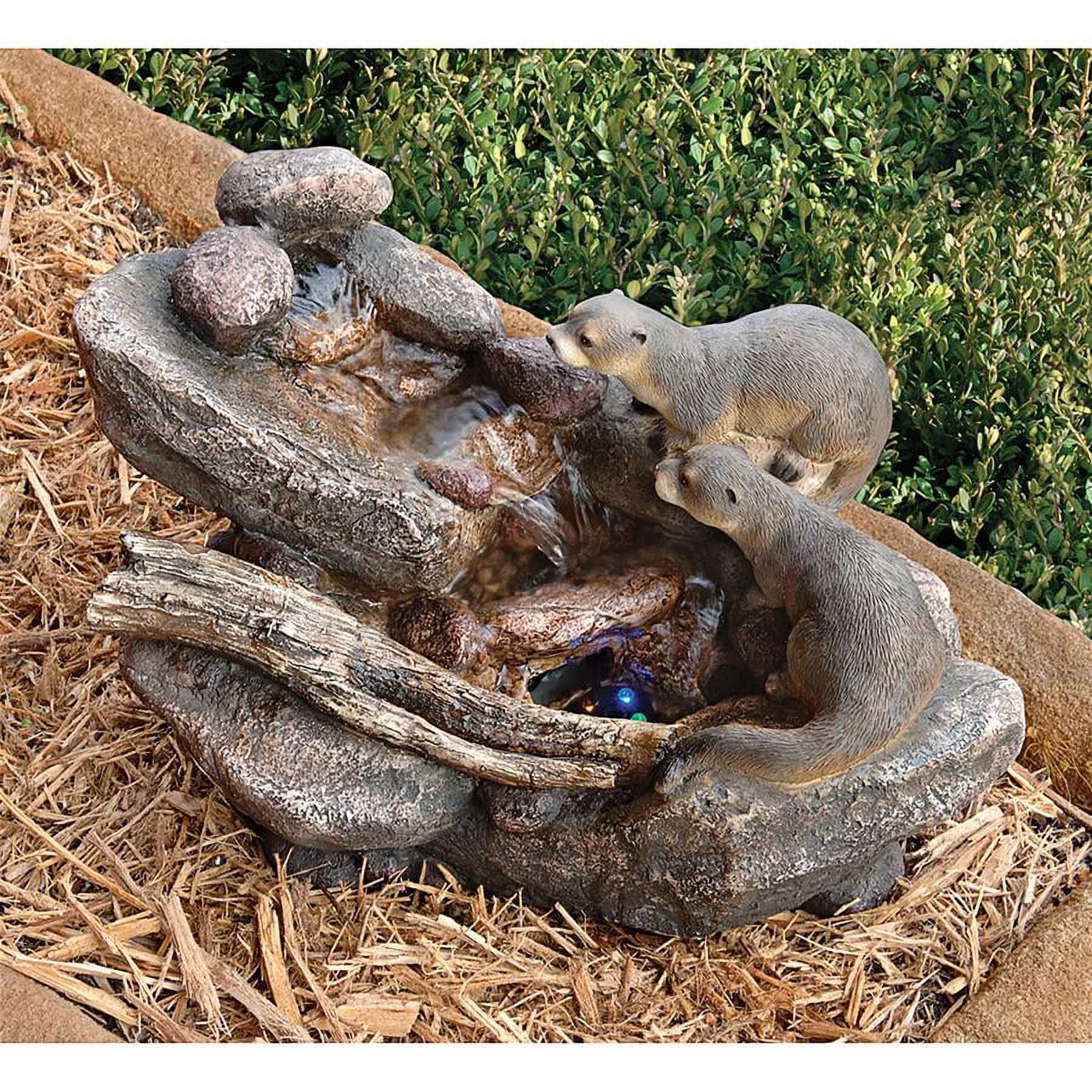Design Toscano Curious Sea Otters Garden Fountain