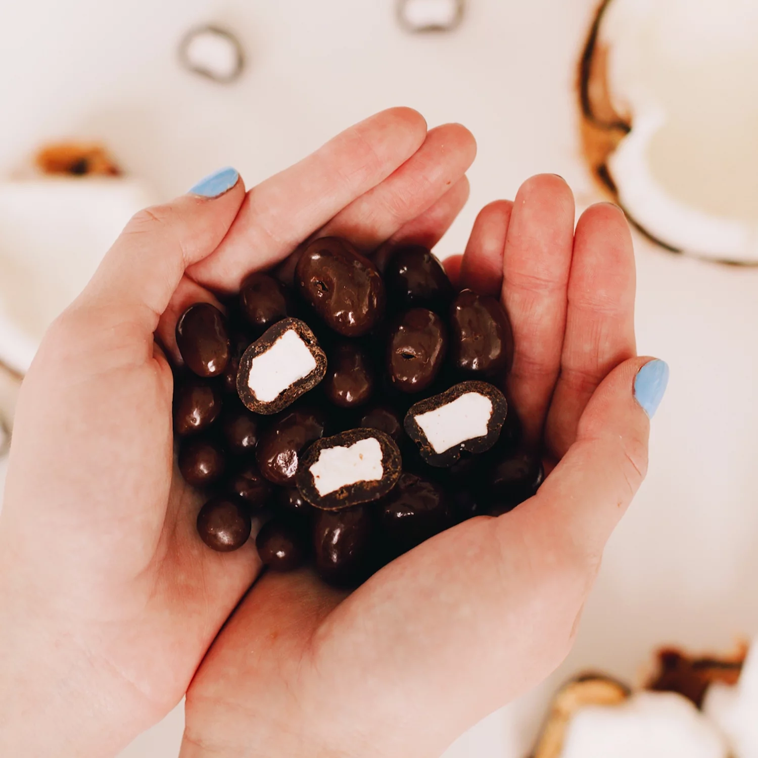 Tru Fru Grab & Go Hyper-Dried Coconut Melts in Dark Chocolate (2.1 oz)