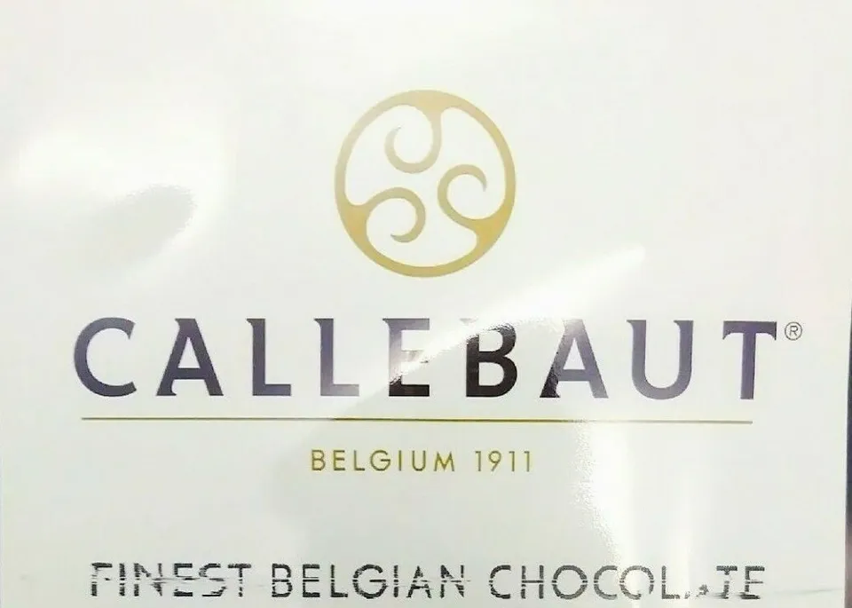 Delicious Callebaut Belgian Bakers Dark White Chocolate Callets & Banana Chips 2lb