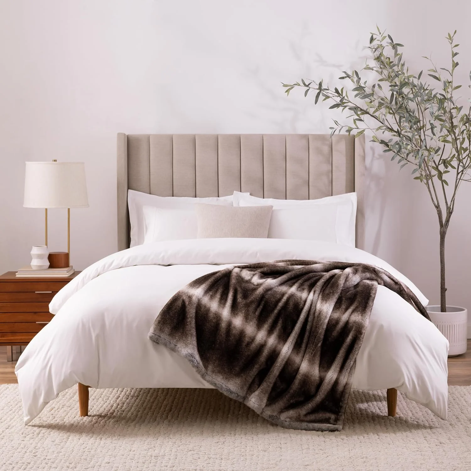 Luxury Faux Fur Blanket - Ultra Soft, Plush & Fuzzy Throw In Giftable Box, Real Furry Texture, All Season Decorative For Sofa, Couch, And Bed, 50X70, Bronze Moon