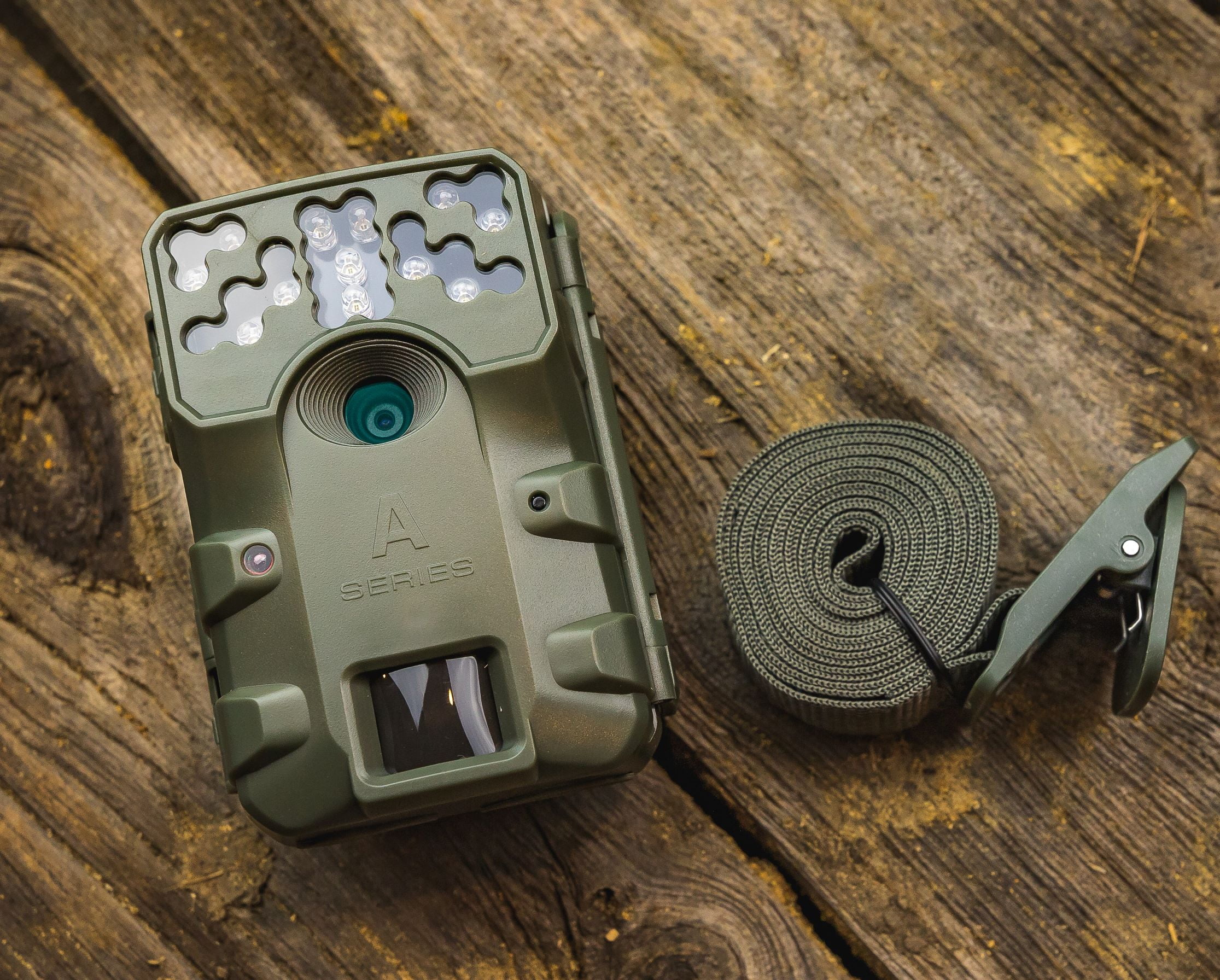 Moultrie W400 Infrared Hunting Trail Camera, 24 Megapixels