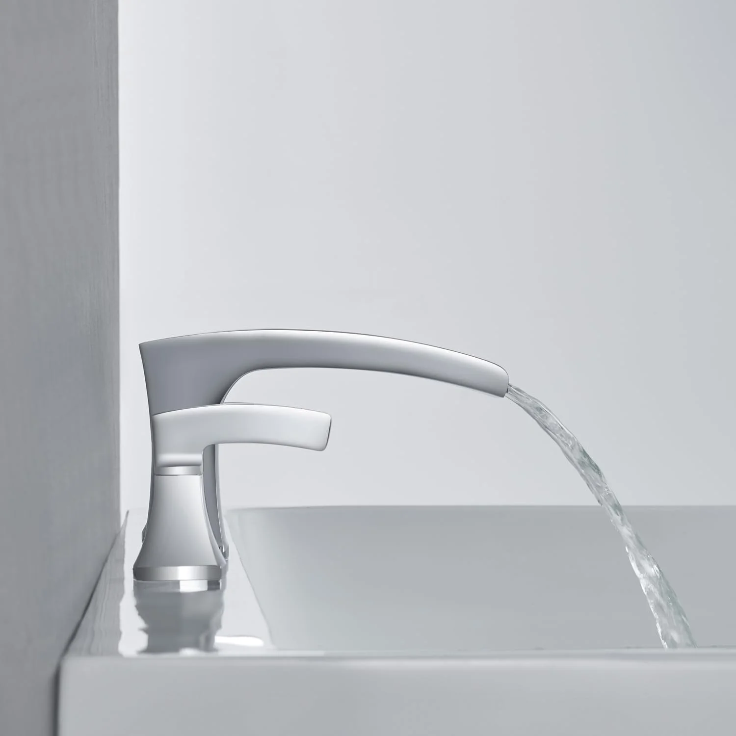 Tub Faucet Roman Waterfall Tub Filler Chrome Deck Mount Bathtub Faucets 3 Hole Brass Bathroom Faucets with 2 Handles