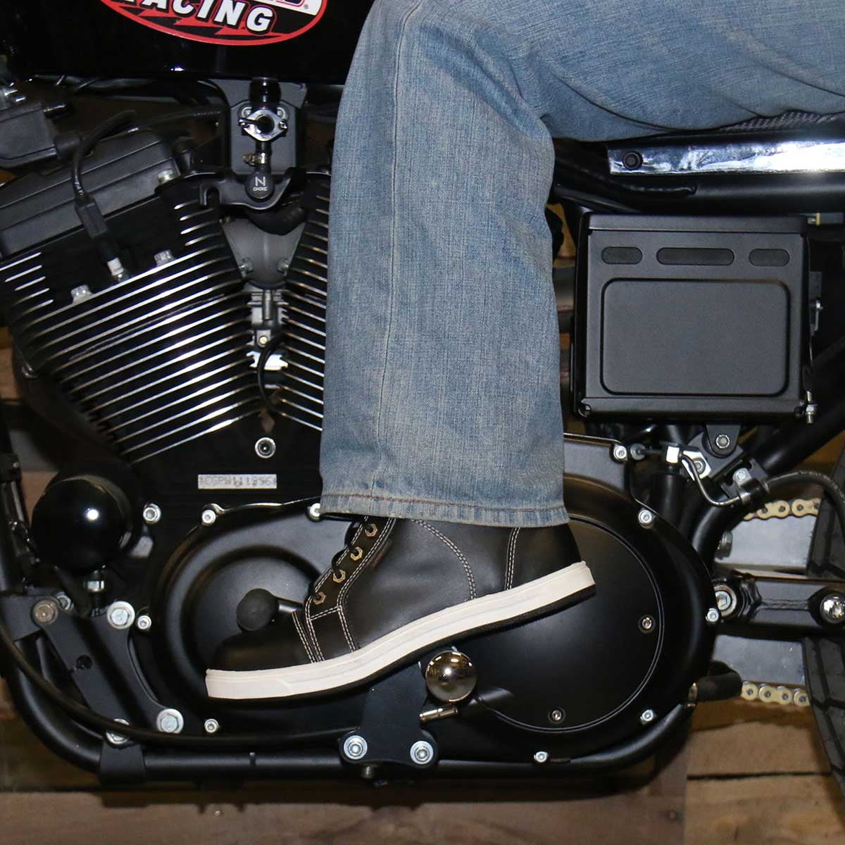 Hot Leathers BTM1014 Men's Black and White Leather 6-inch Riding Sneaker 9.5