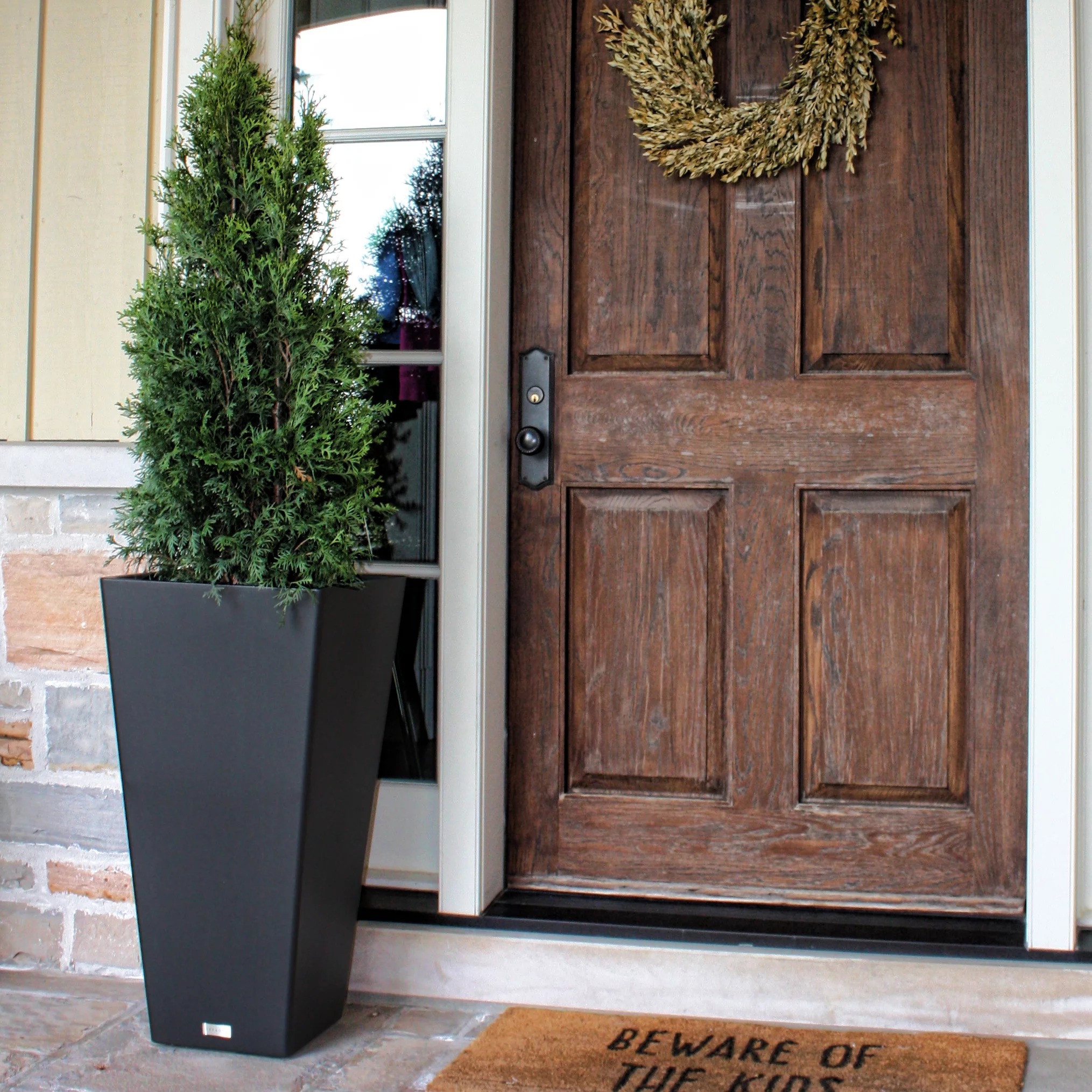 Veradek Marquis Round Planter, Slate