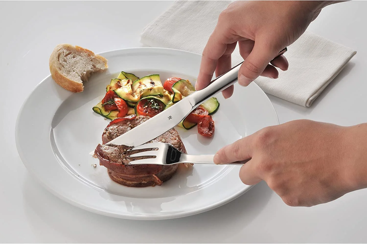 Nuova 12-Piece Covered Steak Set, Polished Stainless Steel