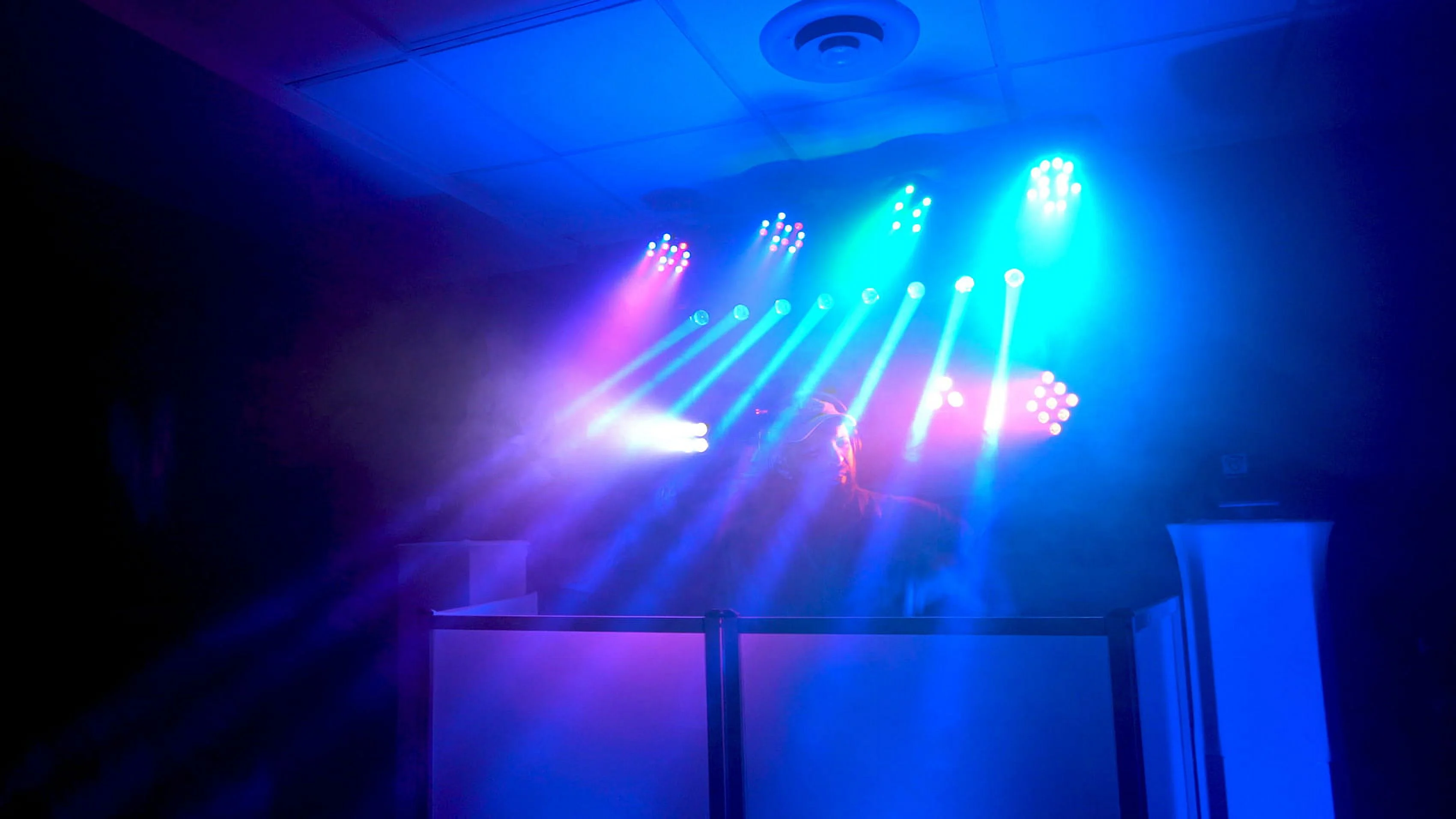 8) American DJ MOD STQ Compact DMX Par Wash Lights w/Remote+Facade+Stands+Cables